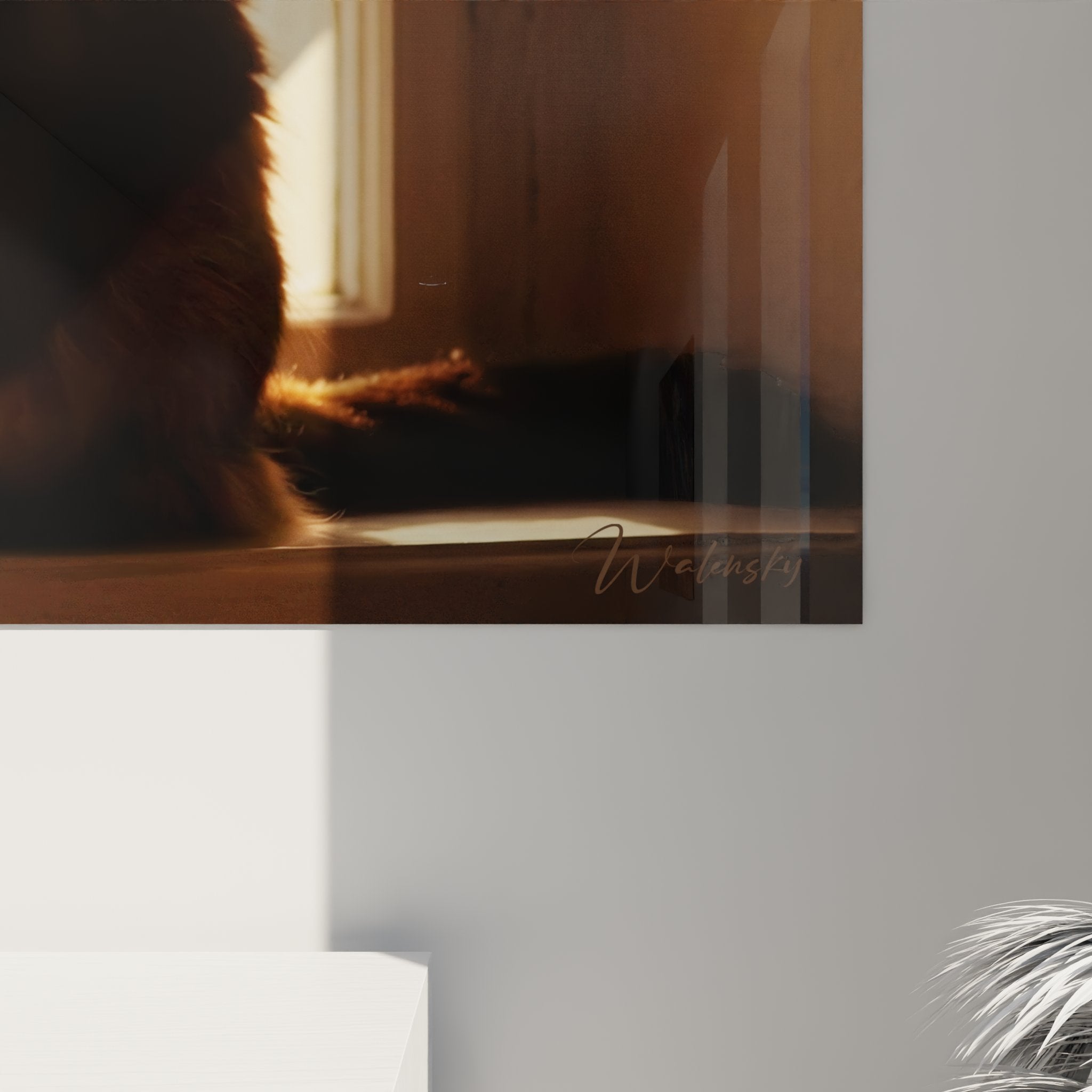 Vue d'ensemble du tableau chat fenêtre montrant l'effet décoratif dans un intérieur moderne