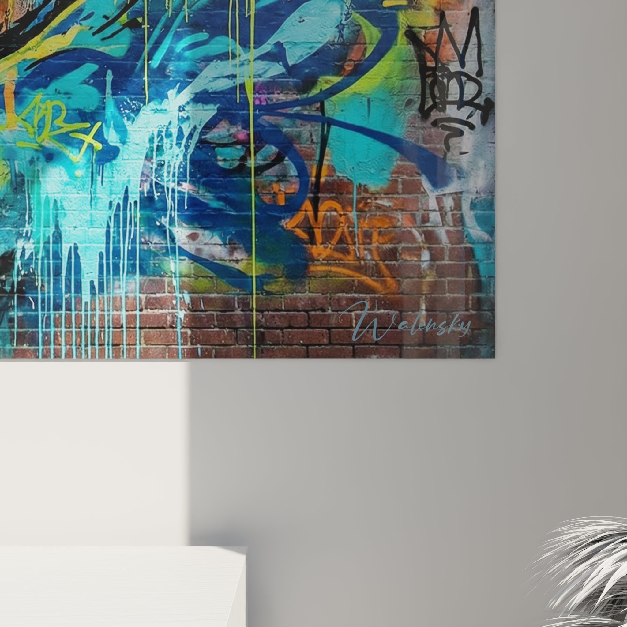 Vue d'ensemble du tableau mural plongeurs dans salon contemporain avec éclairage d'ambiance