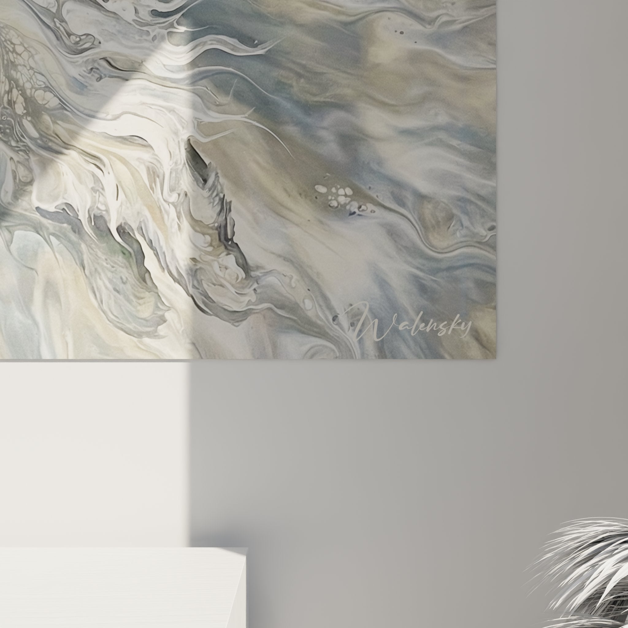 Übersichtsansicht des Wandbildes Persische Katze in modernem Wohnzimmer mit Beleuchtung, die die Nuancen hervorhebt