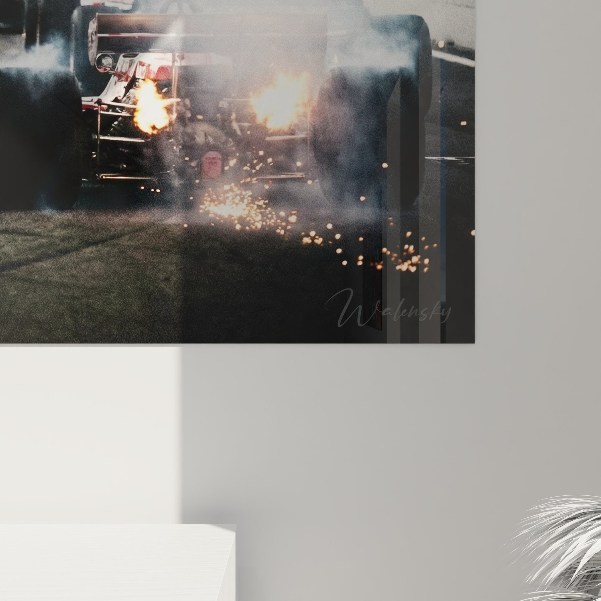 Vue d'ensemble tableau départ F1 dans salon moderne, art automobile avec fumée et étincelles effet spectaculaire