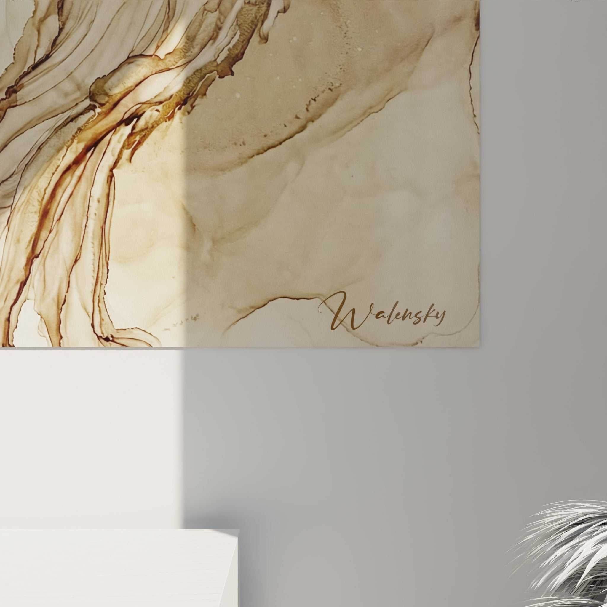 Vue d'ensemble du tableau abstrait fluide beige accroche au mur salon