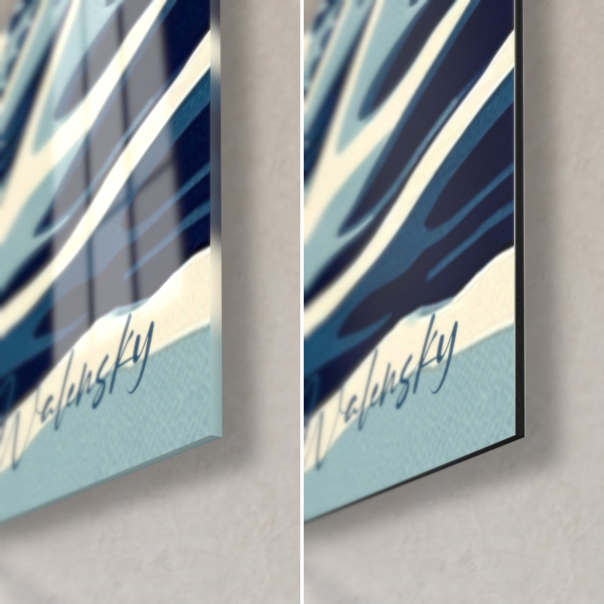 Gemälde Welle in Indigo und Himmelblau, Walensky-Signatur; glänzendes Acrylglas links, matter Dibond-Aluminium rechts, 3 mm Kante