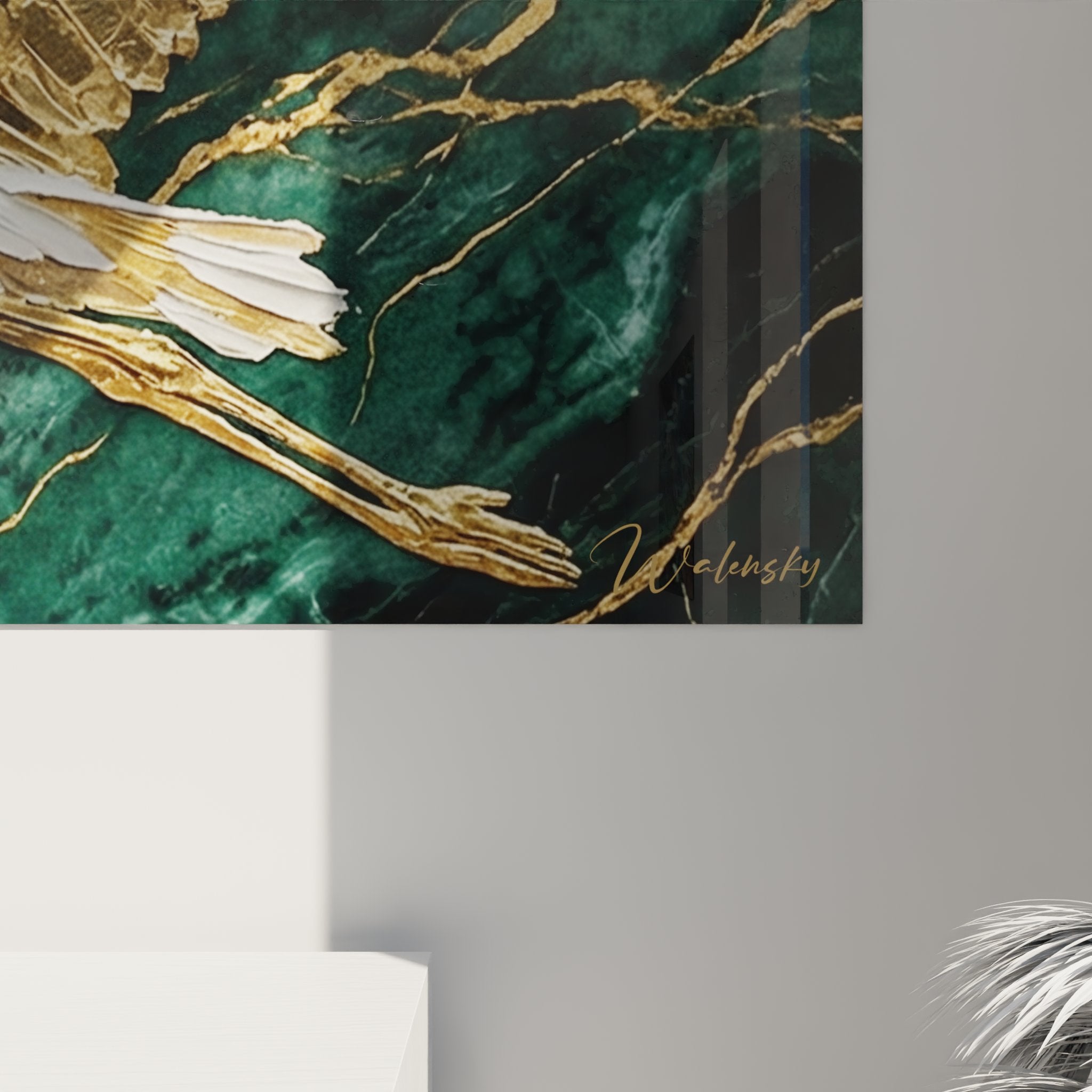 Vue d'ensemble tableau cigogne vol majestueux, art mural décoratif marbre vert et or