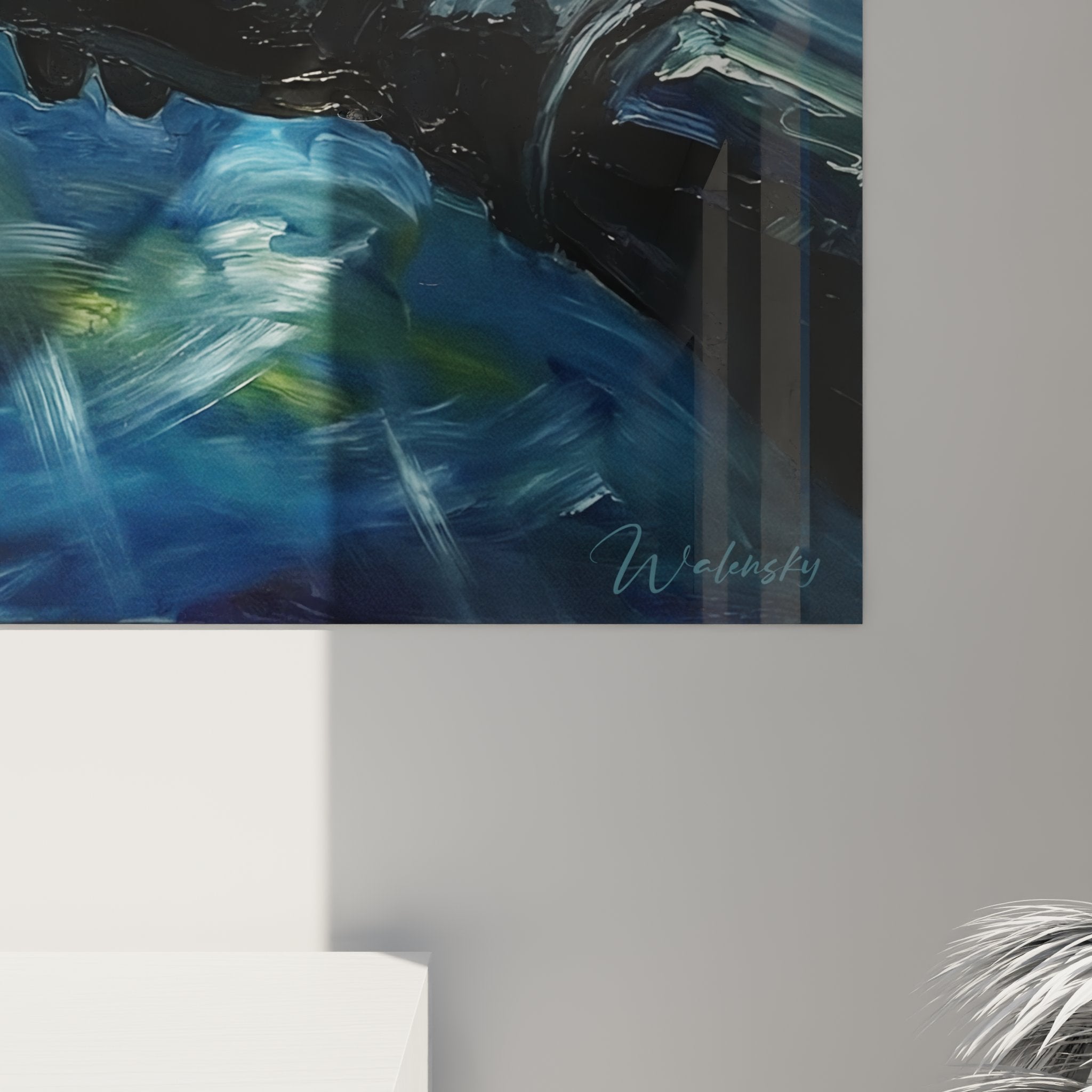 Vue d'ensemble tableau mains sous-marines sur mur blanc, art décoratif plongée