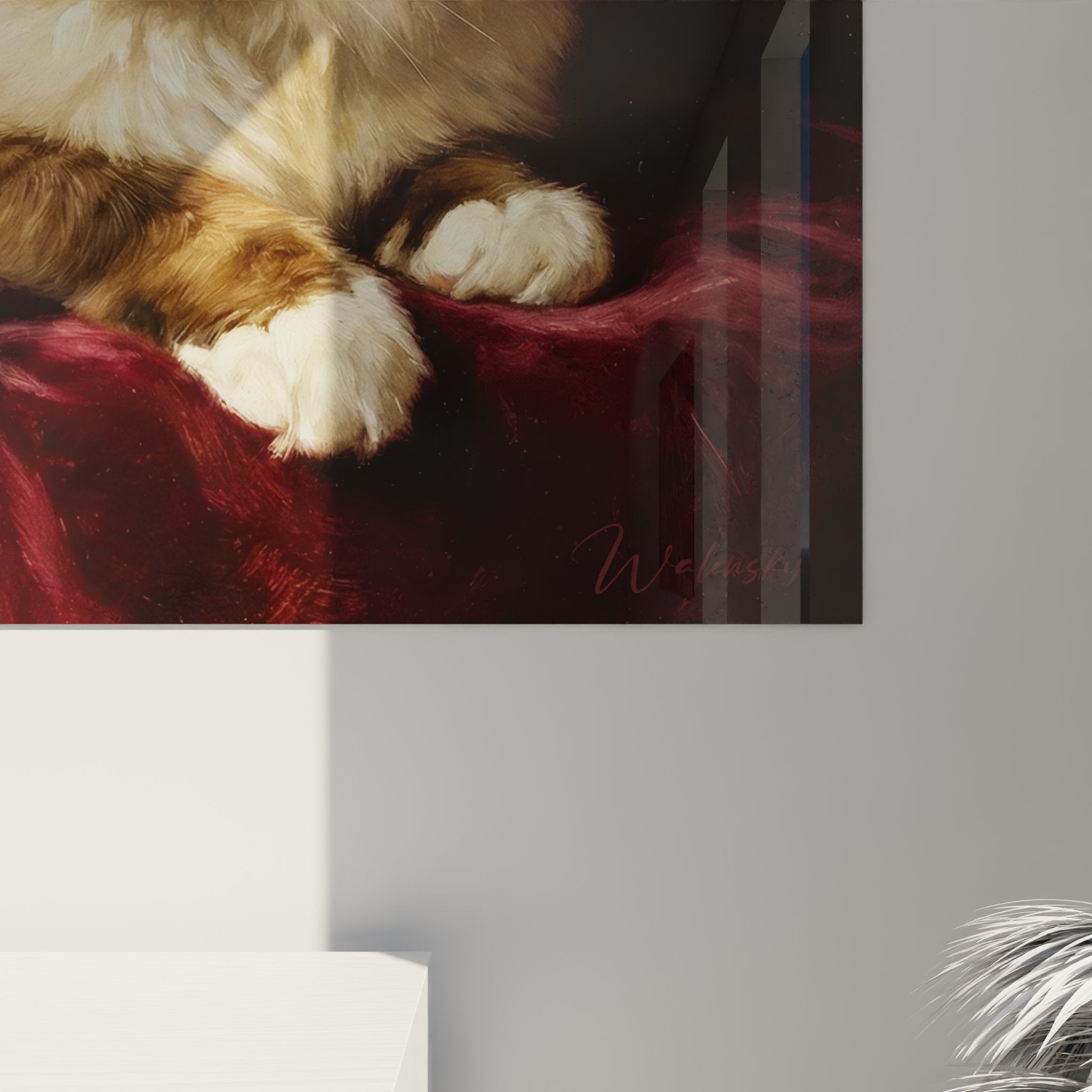 Vista d'insieme quadro murale gatto birmano in soggiorno moderno con illuminazione soffusa e arredamento raffinato