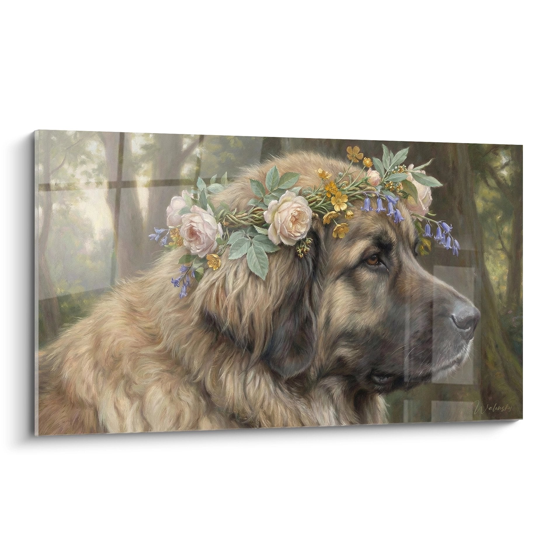 Portrait de Leonberg avec couronne de roses et fleurs violettes sur fond vert jardin