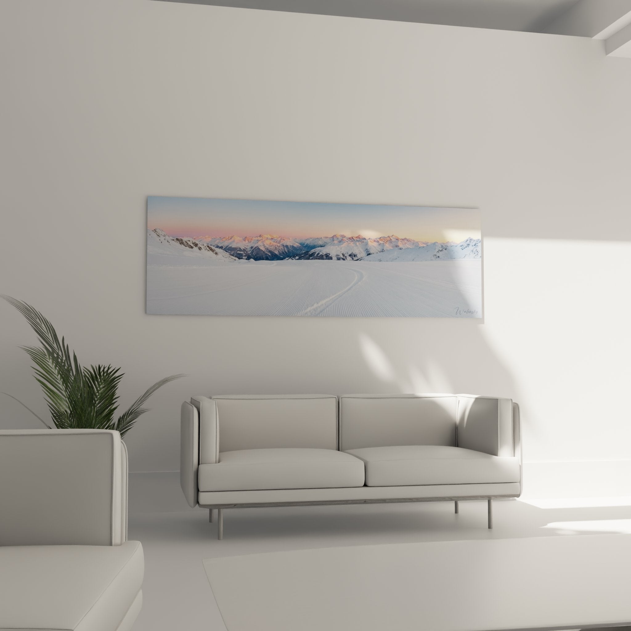 Detail tableau piste ski montrant traces dameuse sur neige et textures murales haute qualite