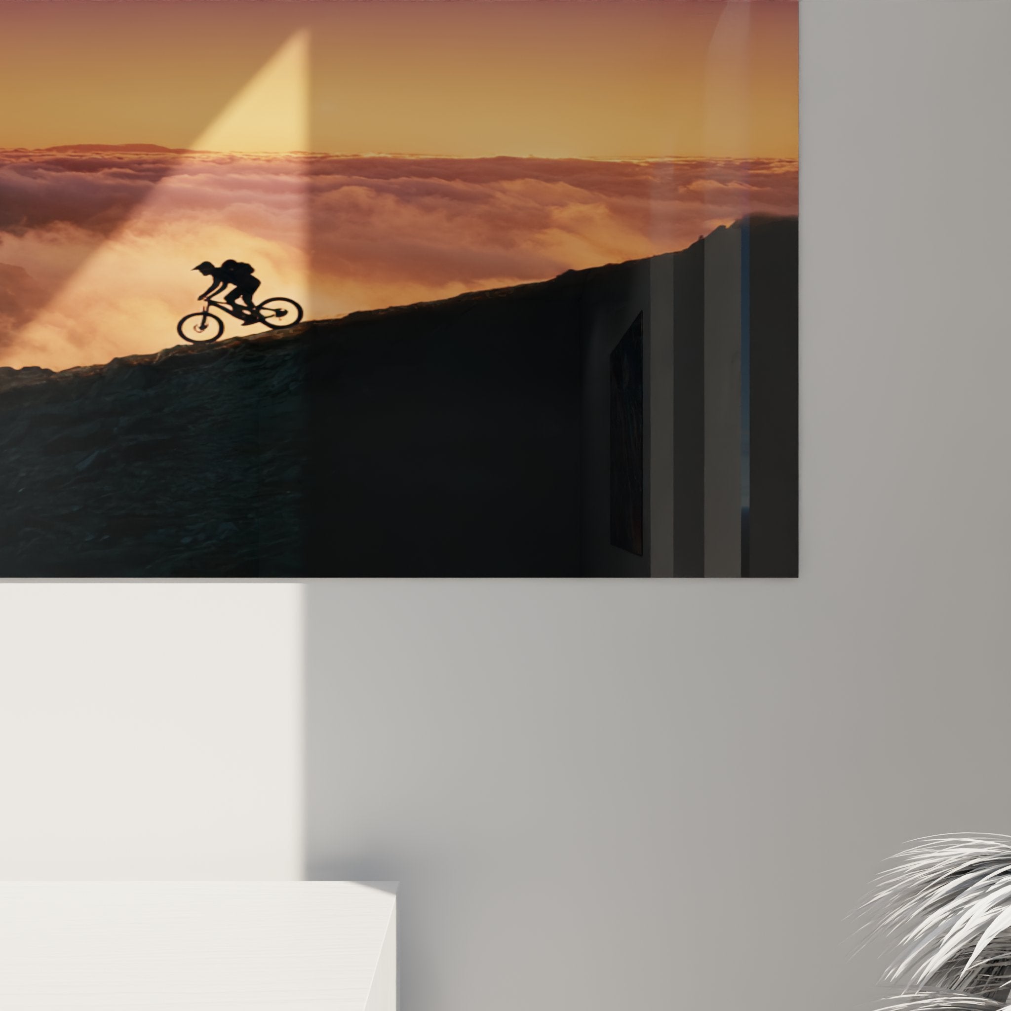 Vue ensemble tableau VTT au-dessus des nuages dans salon style contemporain