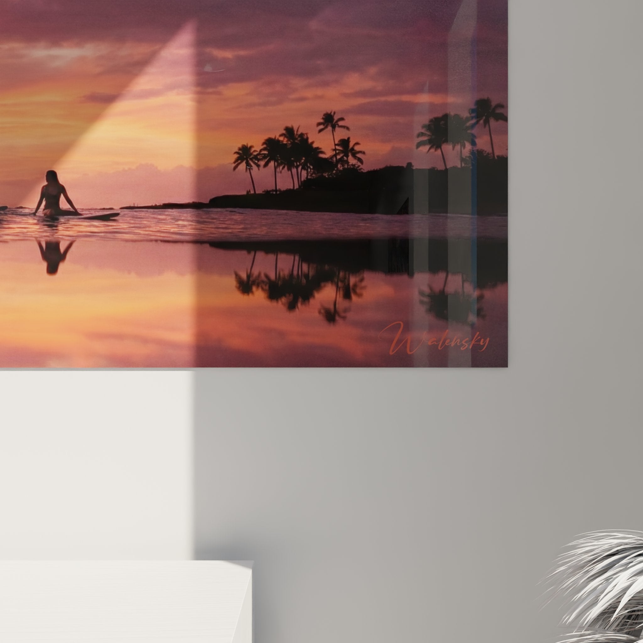 Vue d'ensemble du tableau surf panoramique dans salon contemporain créant une ambiance zen et exotique
