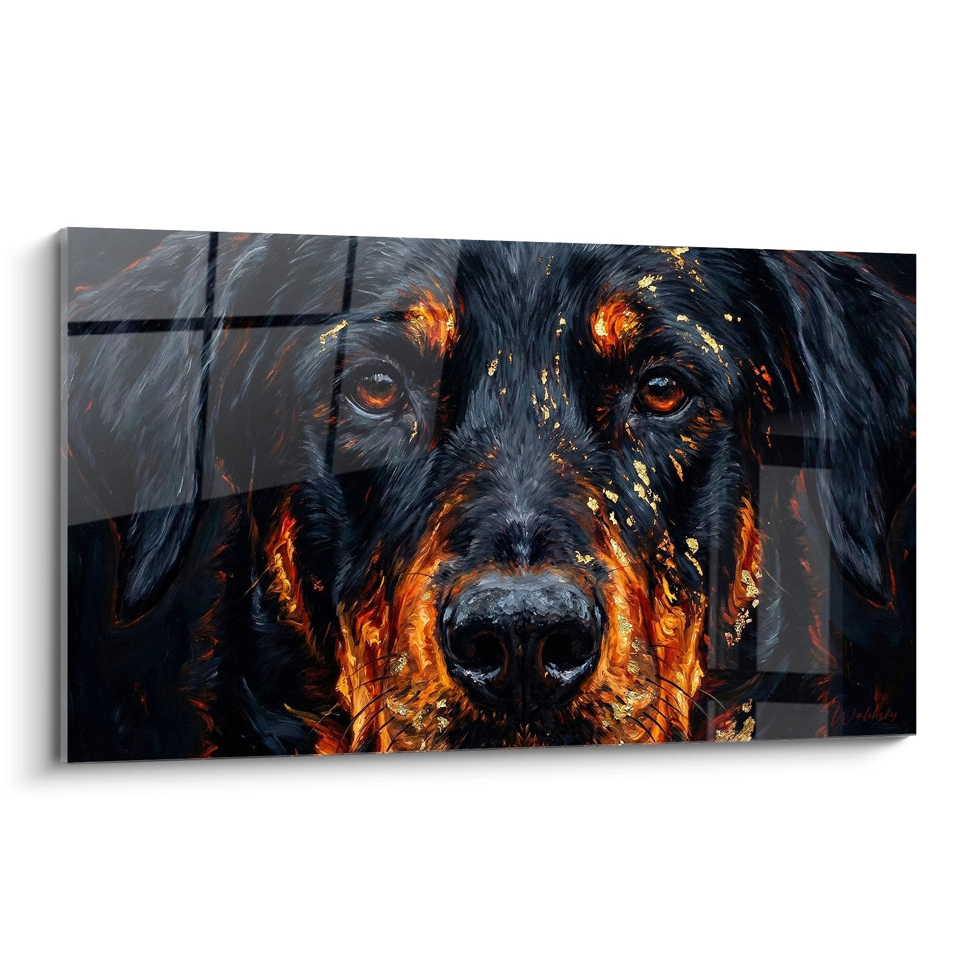Portrait artistique de Beauceron aux reflets dorés et flammes sur pelage noir, regard ambré intense