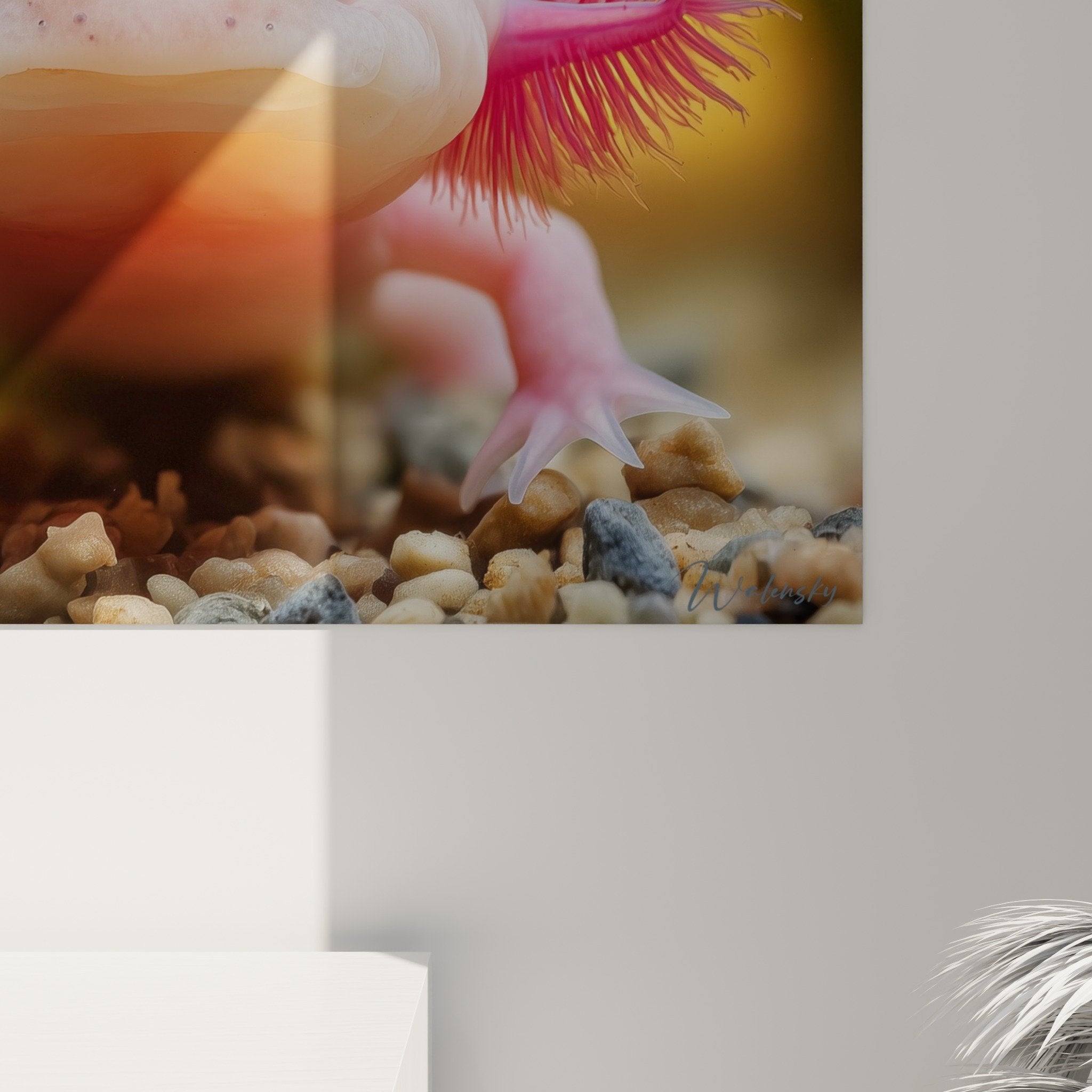 Vue d'ensemble tableau axolotl dans salon contemporain, art animalier pour décoration originale