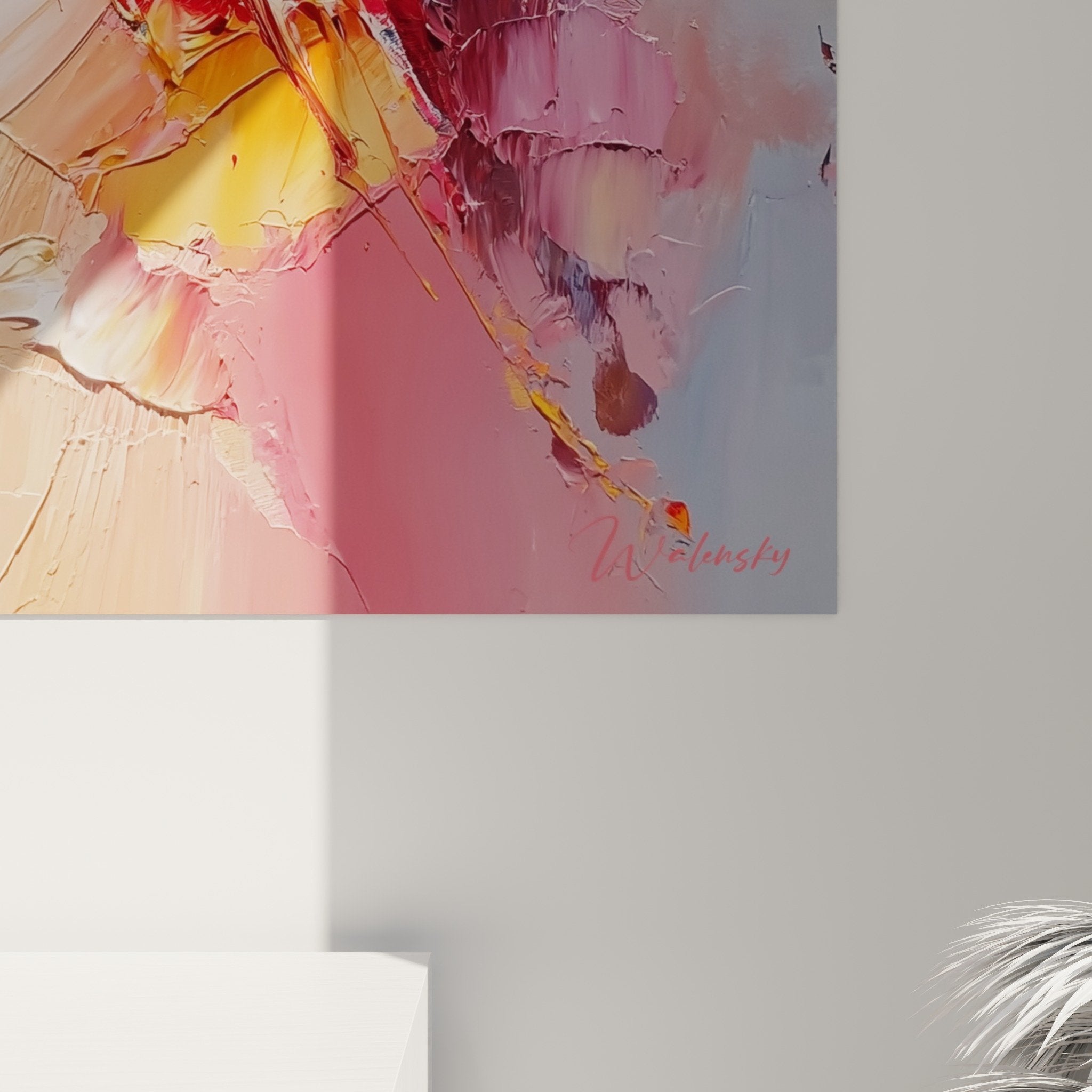 Vue ensemble tableau abstrait rouge jaune salon decoration feng shui