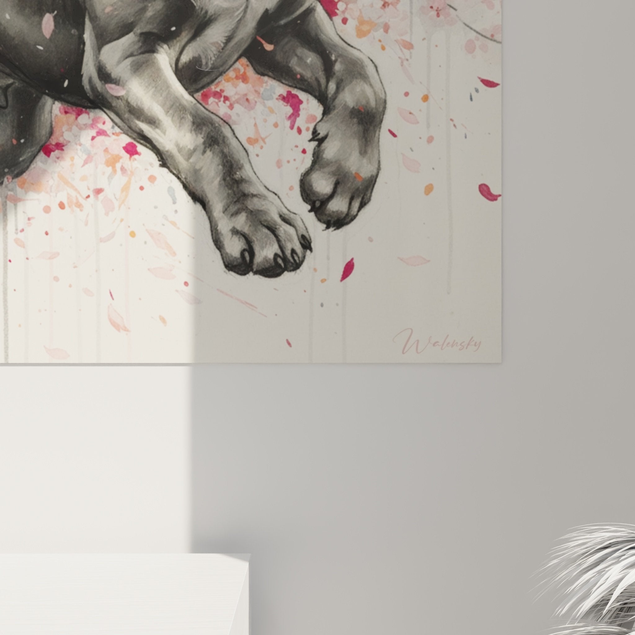mise en situation tableau bullmastiff salon moderne mur clair canapé beige déco contemporaine