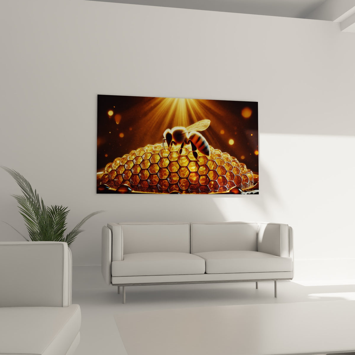 Insecte ambré posé sur miel doré au-dessus d'un canapé dans un salon lumineux