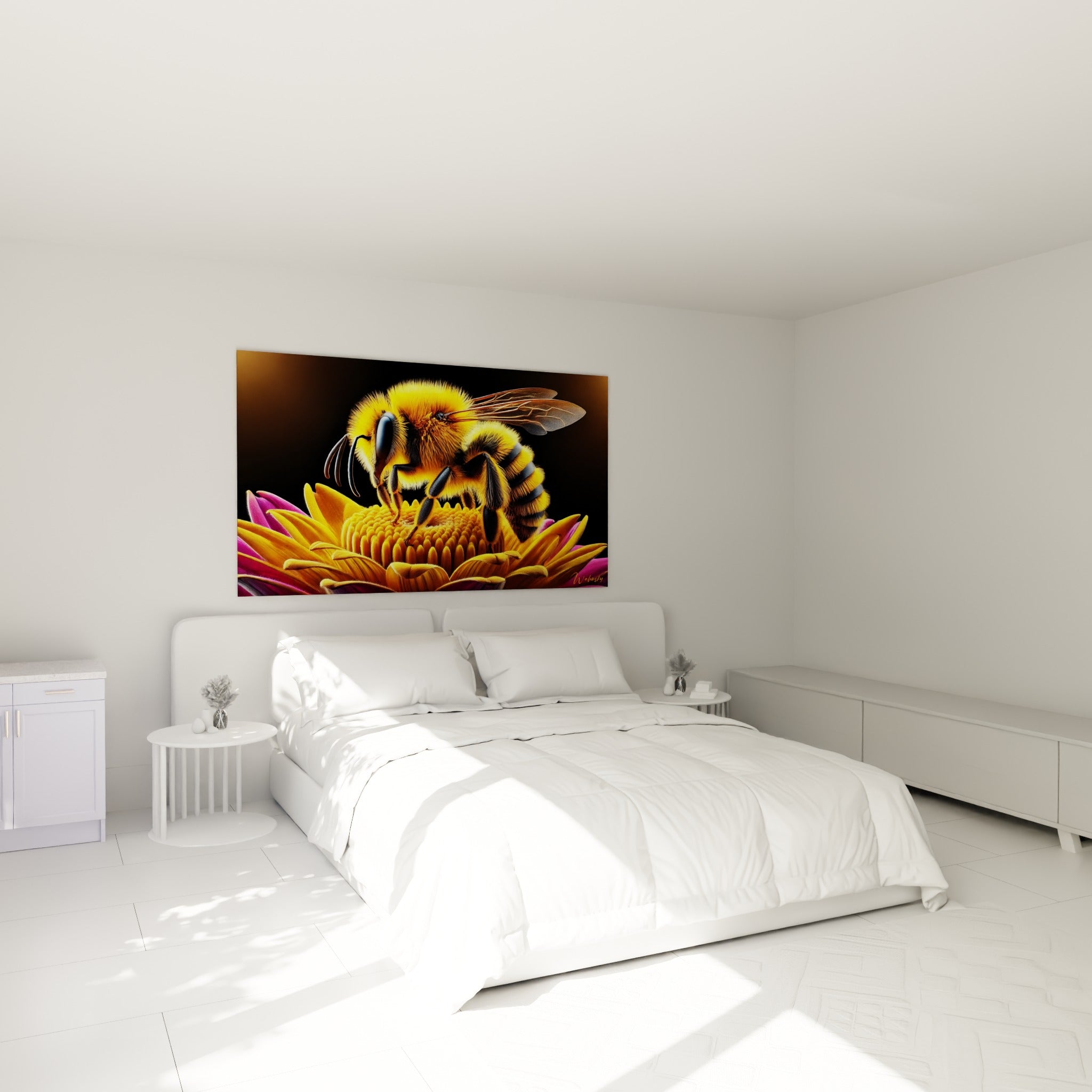 Insecte doré et pourpre en macro réaliste au-dessus d'un lit dans une chambre claire