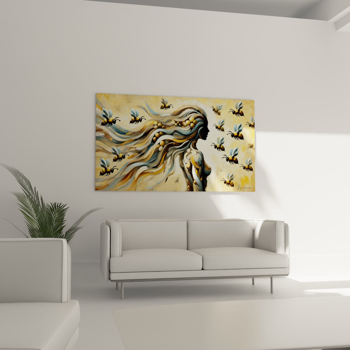 Chevelure ondulante mêlant doré et bleu pastel, essaim d'abeilles alentour, au-dessus d'un canapé dans un salon lumineux