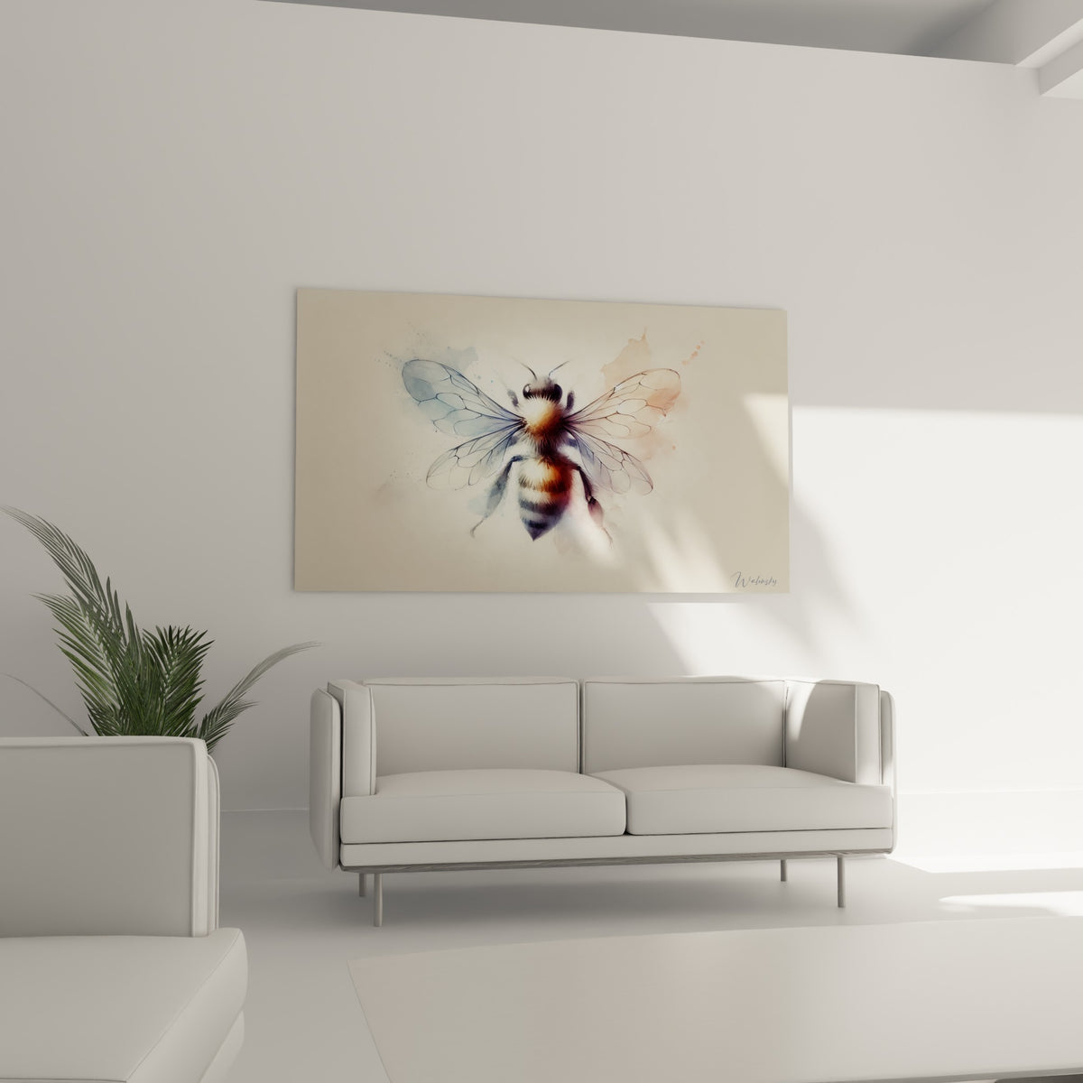 Silhouette d'abeille corail et noire aux ailes fines, disposée au-dessus d'un canapé dans un salon lumineux