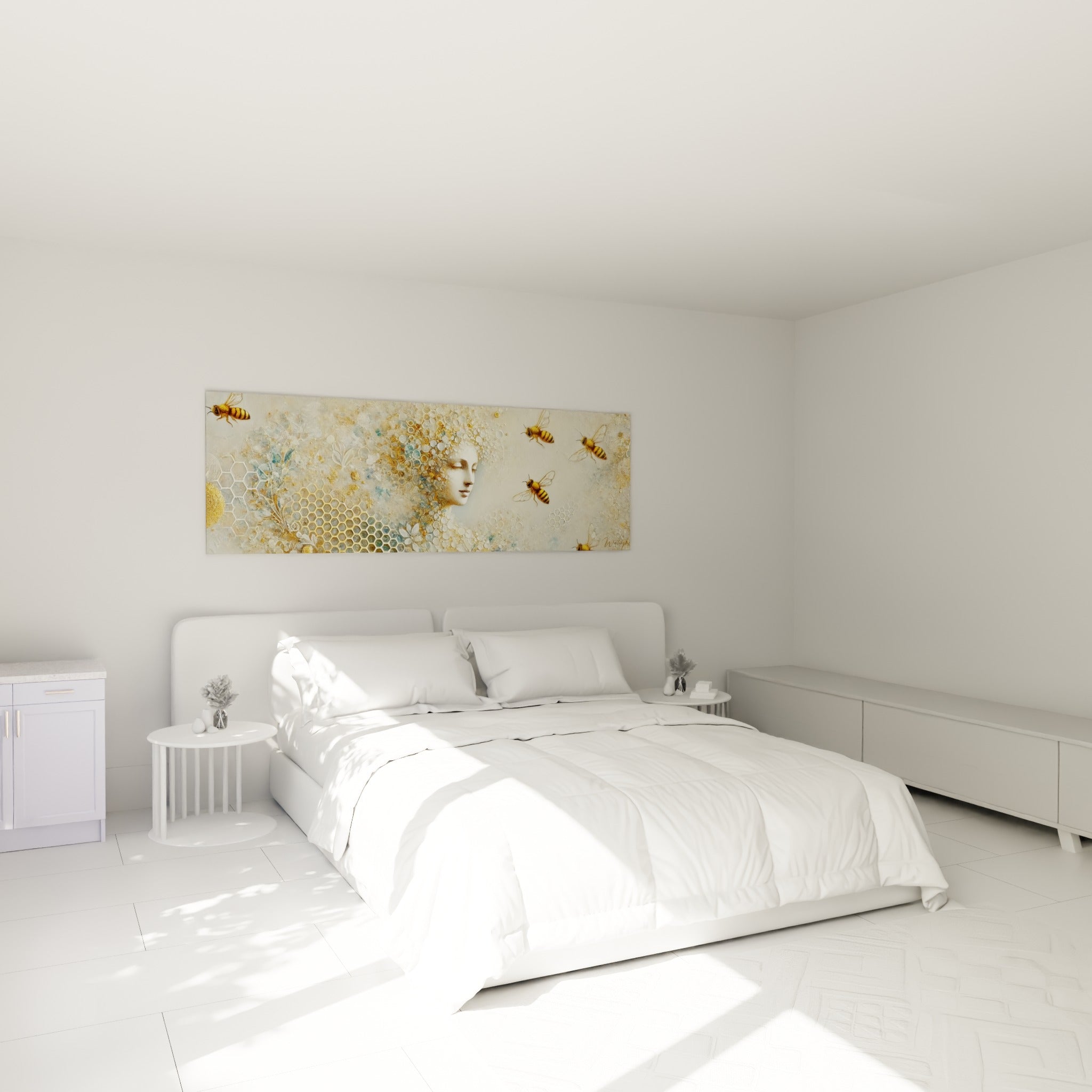 Figure sereine aux alvéoles dorées et bleu pastel, accrochée au-dessus d'un lit dans une chambre claire