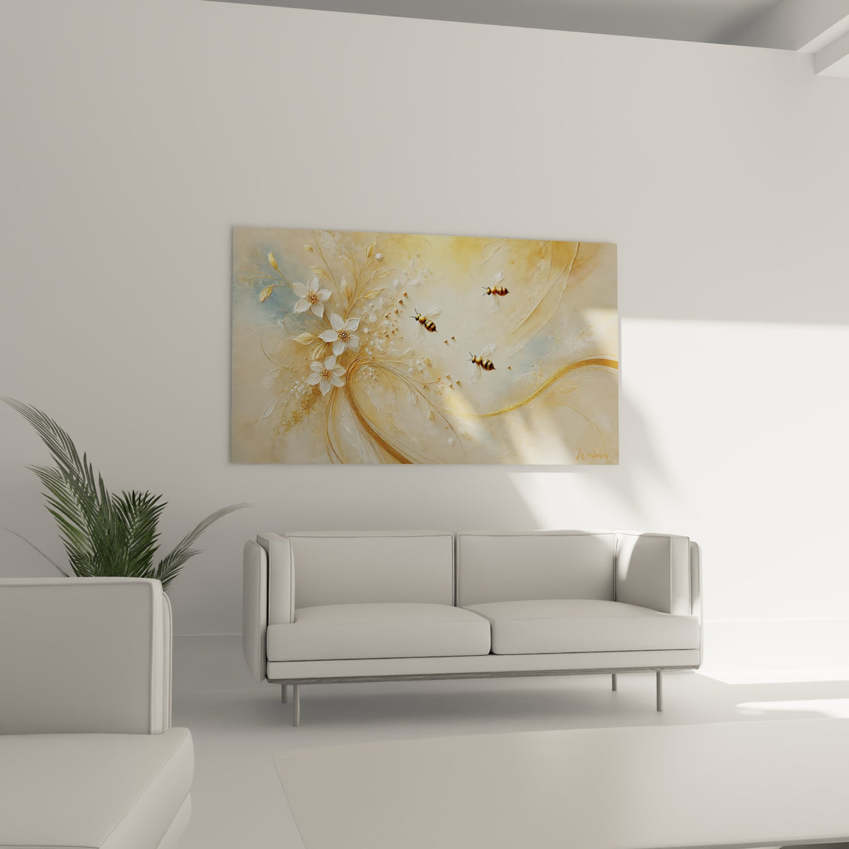 Abeilles en vol parmi des volutes dorées et fleurs blanches, disposées au-dessus d'un canapé dans un salon lumineux