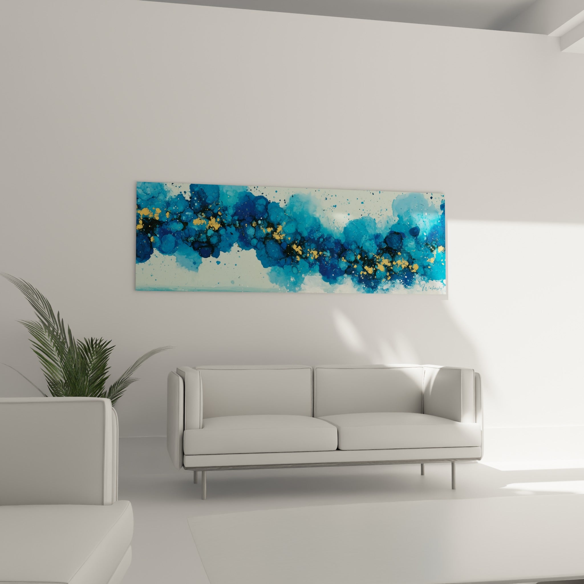 Éclats dorés flottant dans un tourbillon turquoise et bleu marine, au-dessus d'un canapé dans un salon lumineux