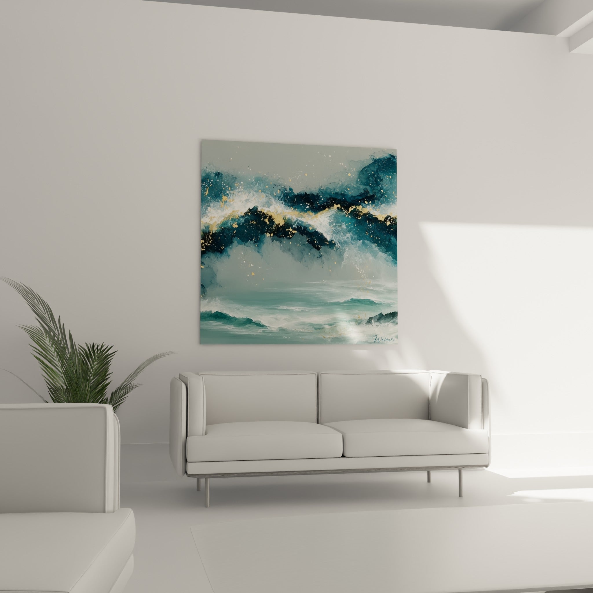 Crête d'écume blanche et turquoise traversant le tableau, accrochée au-dessus d'un canapé dans un salon lumineux