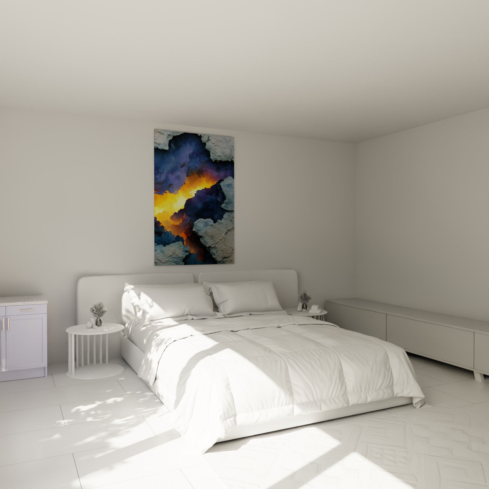 Embrasement doré entre roches grises texturées, accroché au-dessus d'un lit dans une chambre claire