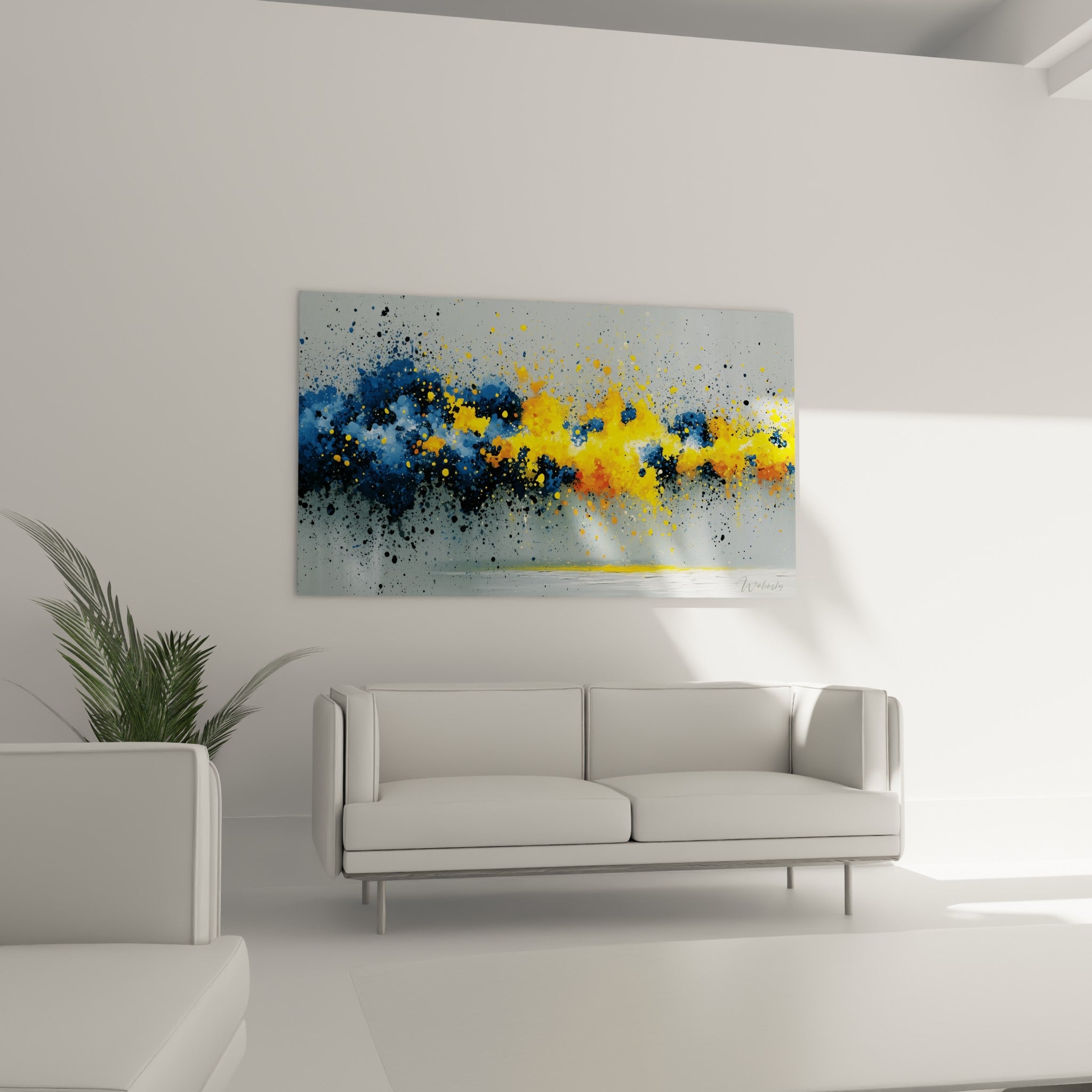 Projections jaune doré et bleu marine dynamiques au-dessus d'un canapé dans un salon lumineux