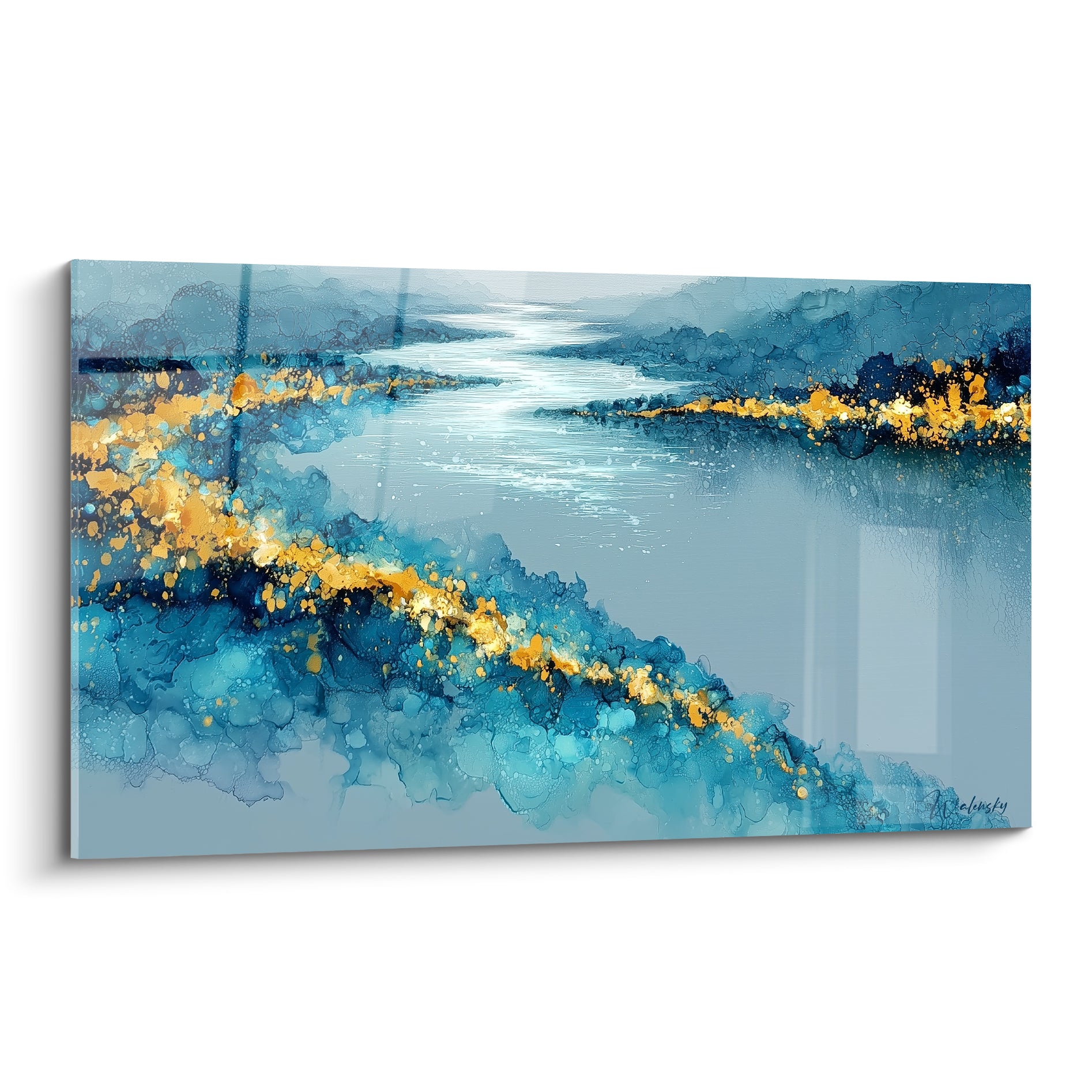 Fleuve bleu marine et ocre doré serpentant vers un horizon brumeux, style abstrait fluide