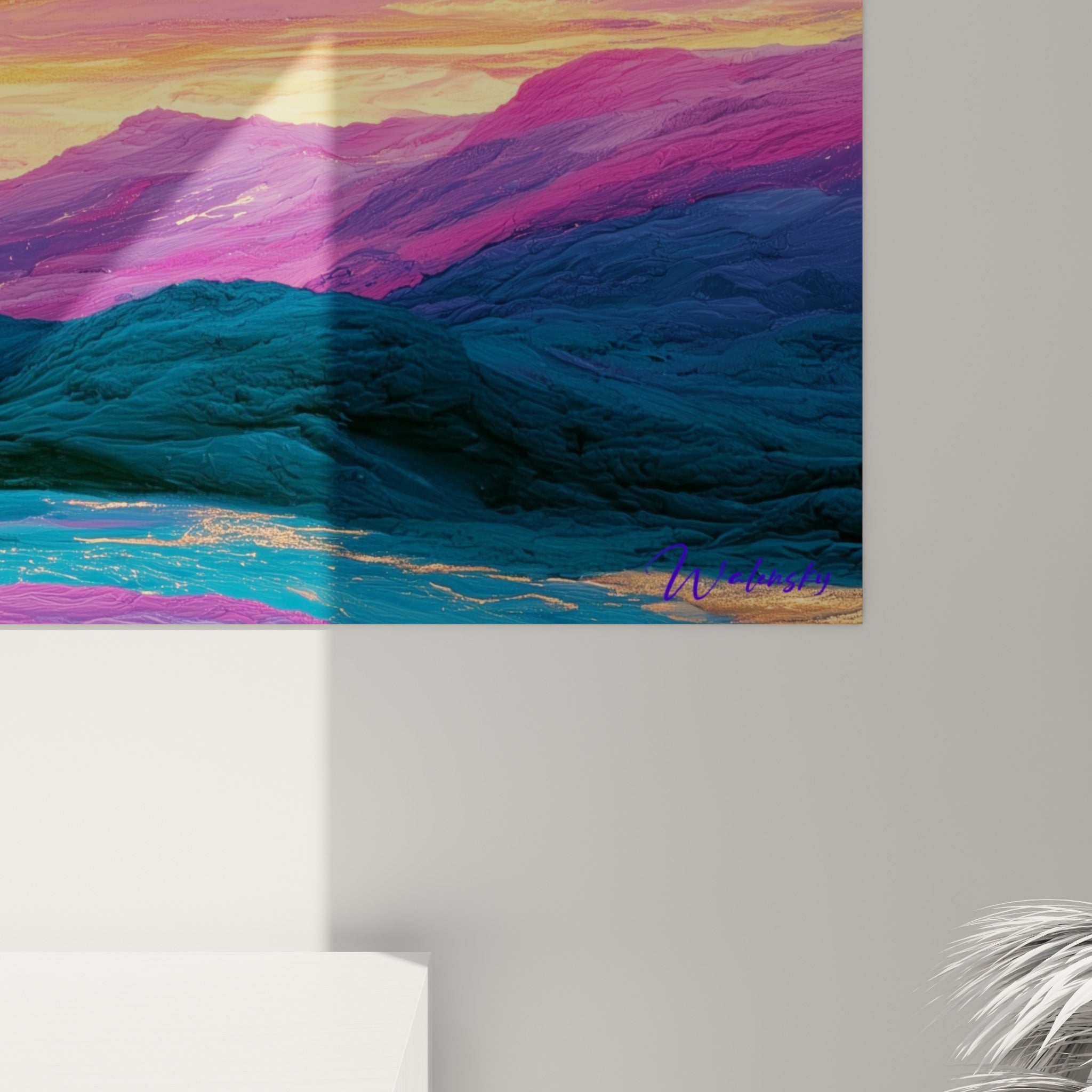 Empâtements dorés et coulures violettes révèlent la matière picturale de ce paysage montagnard abstrait