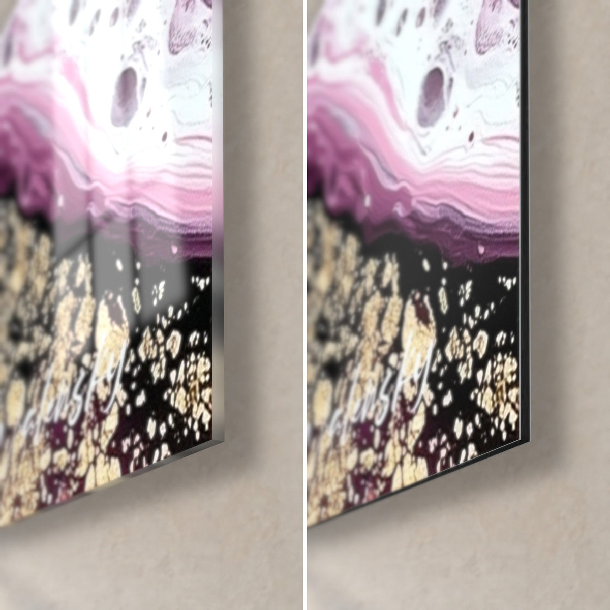 Tableau abstrait fluide prune et rose, cellules et paillettes d'or, coin bas droit en verre brillant et Dibond mat, tranche 3 mm