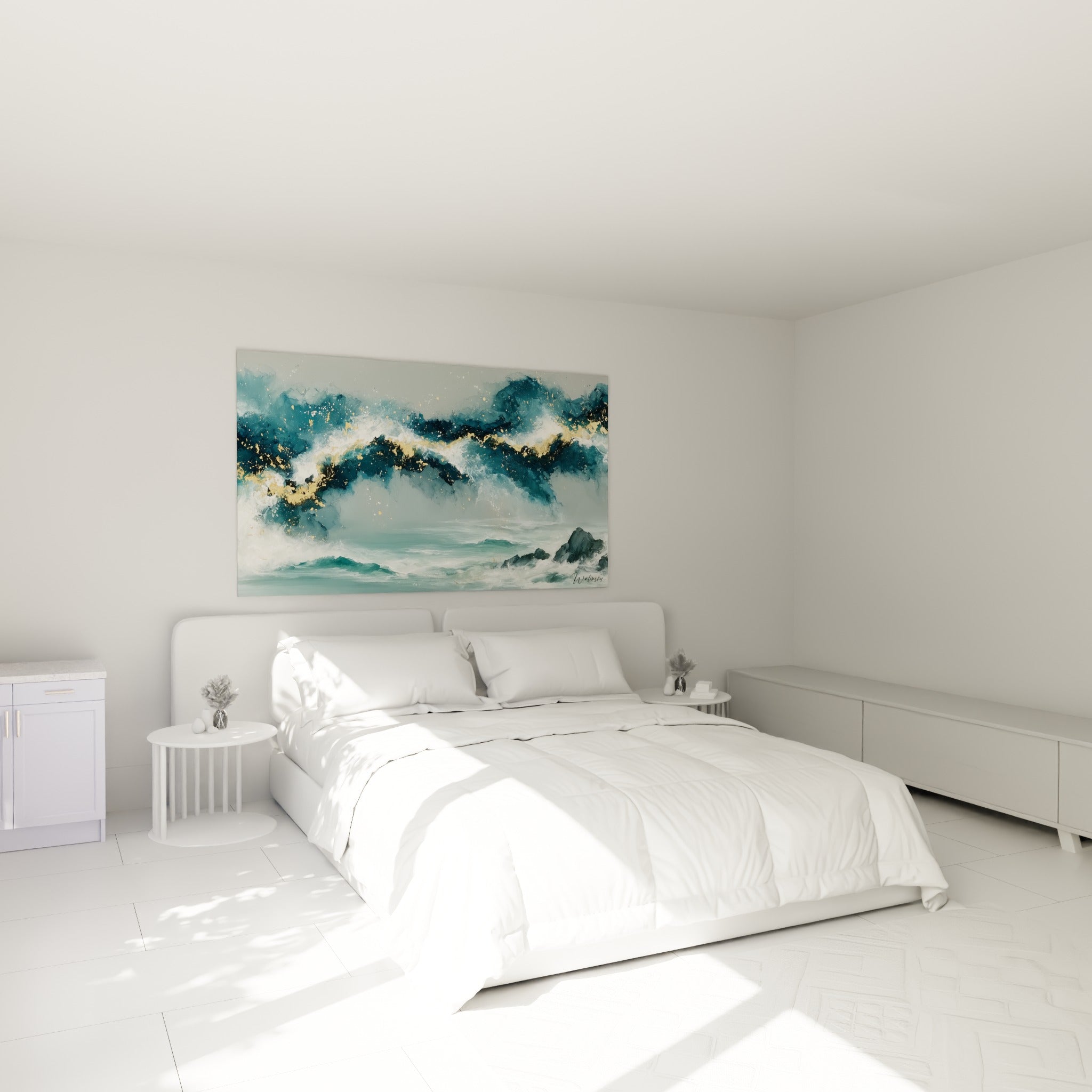 Écume turquoise et éclats dorés d'une vague déferlante au-dessus d'un lit dans une chambre claire