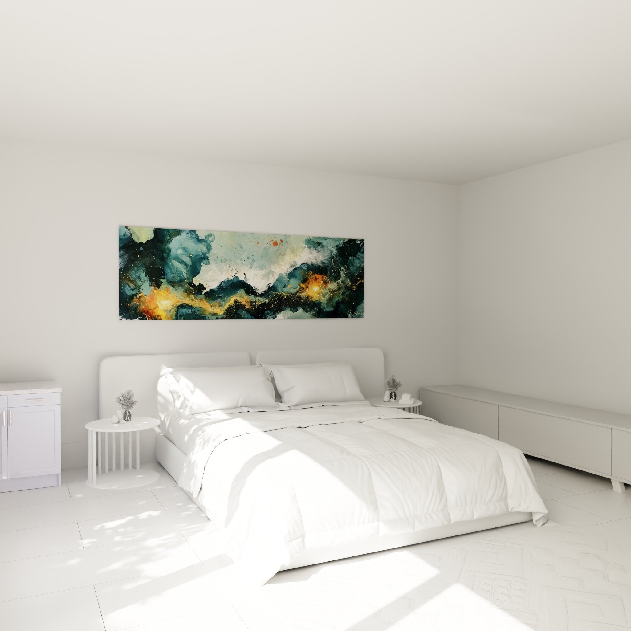Coulures bleu pétrole et éclats orangés composant une œuvre accrochée au-dessus d'un lit dans une chambre claire