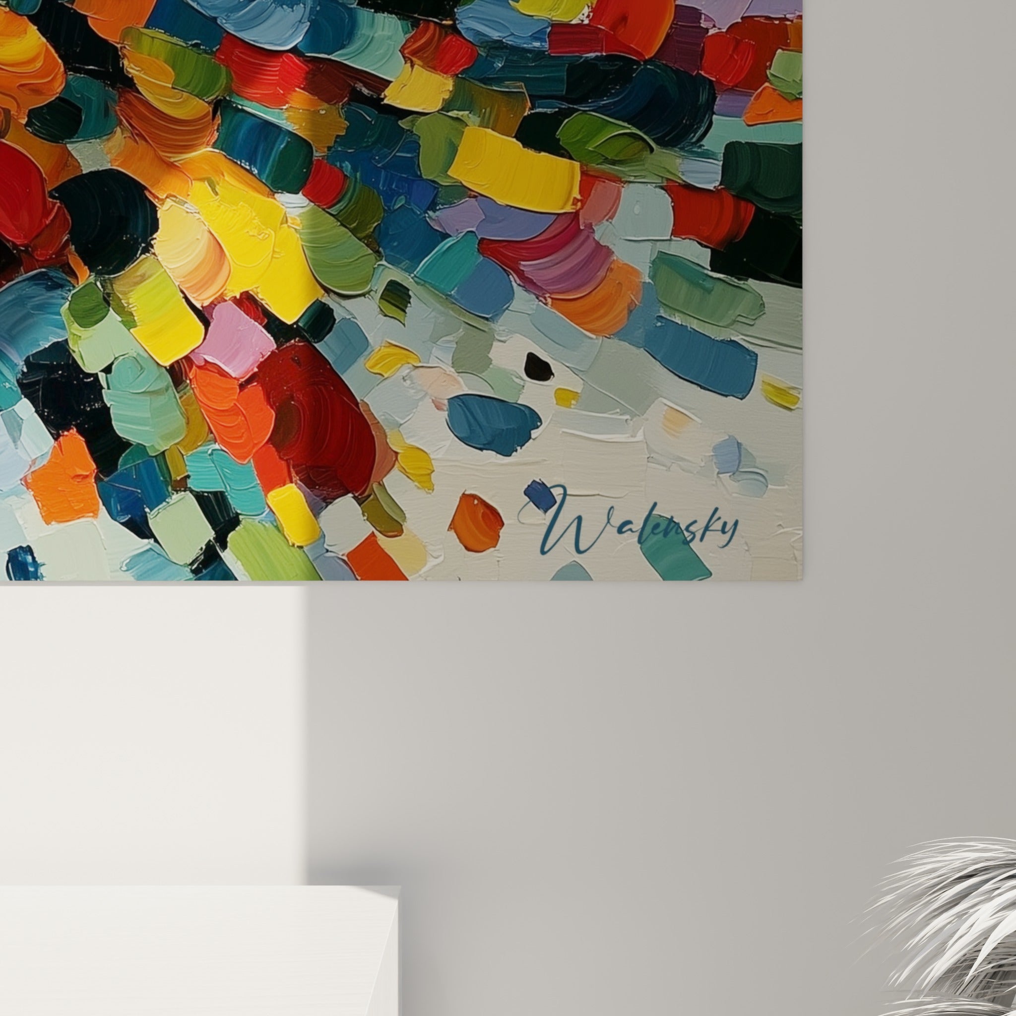 Empâtements épais de peinture orange, rouge et bleu marine où la matière du couteau reste visible et texturée