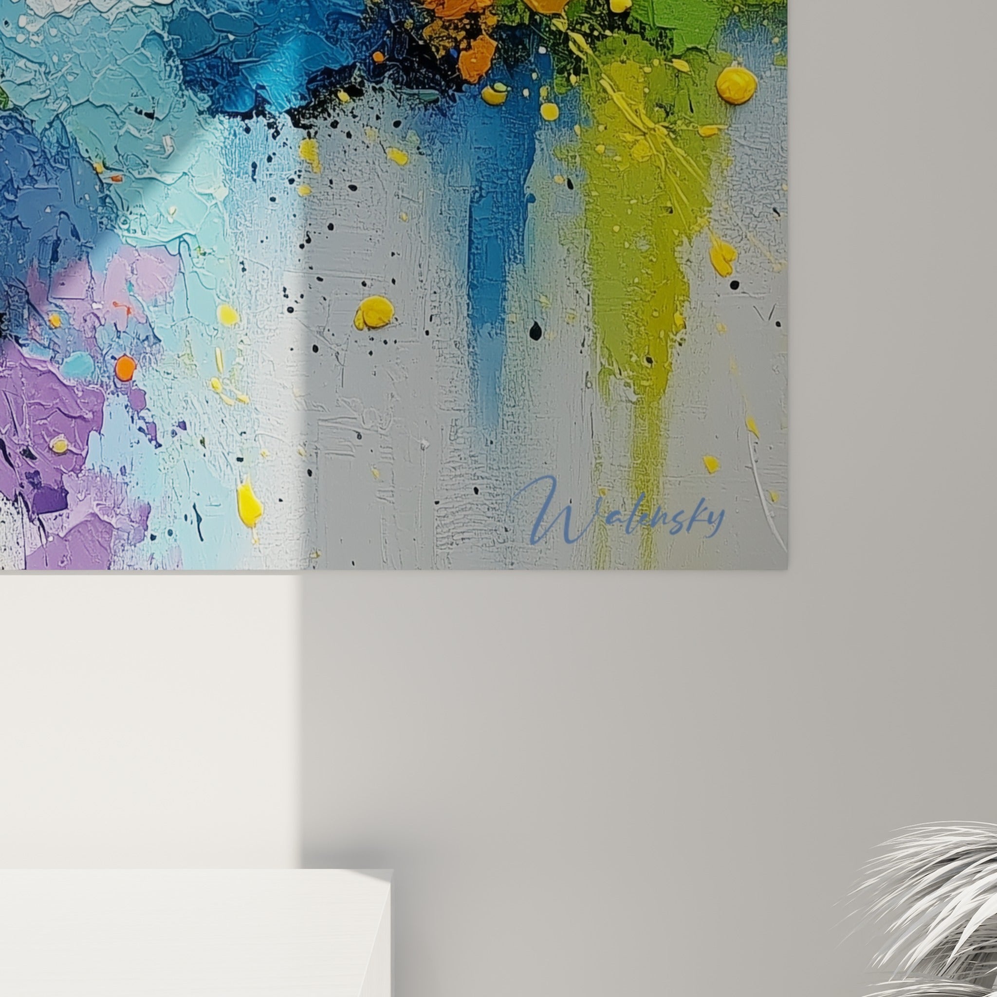 Empâtements épais de jaune vif et coulures noires, matière texturée du style Peinture abstrait en gros plan