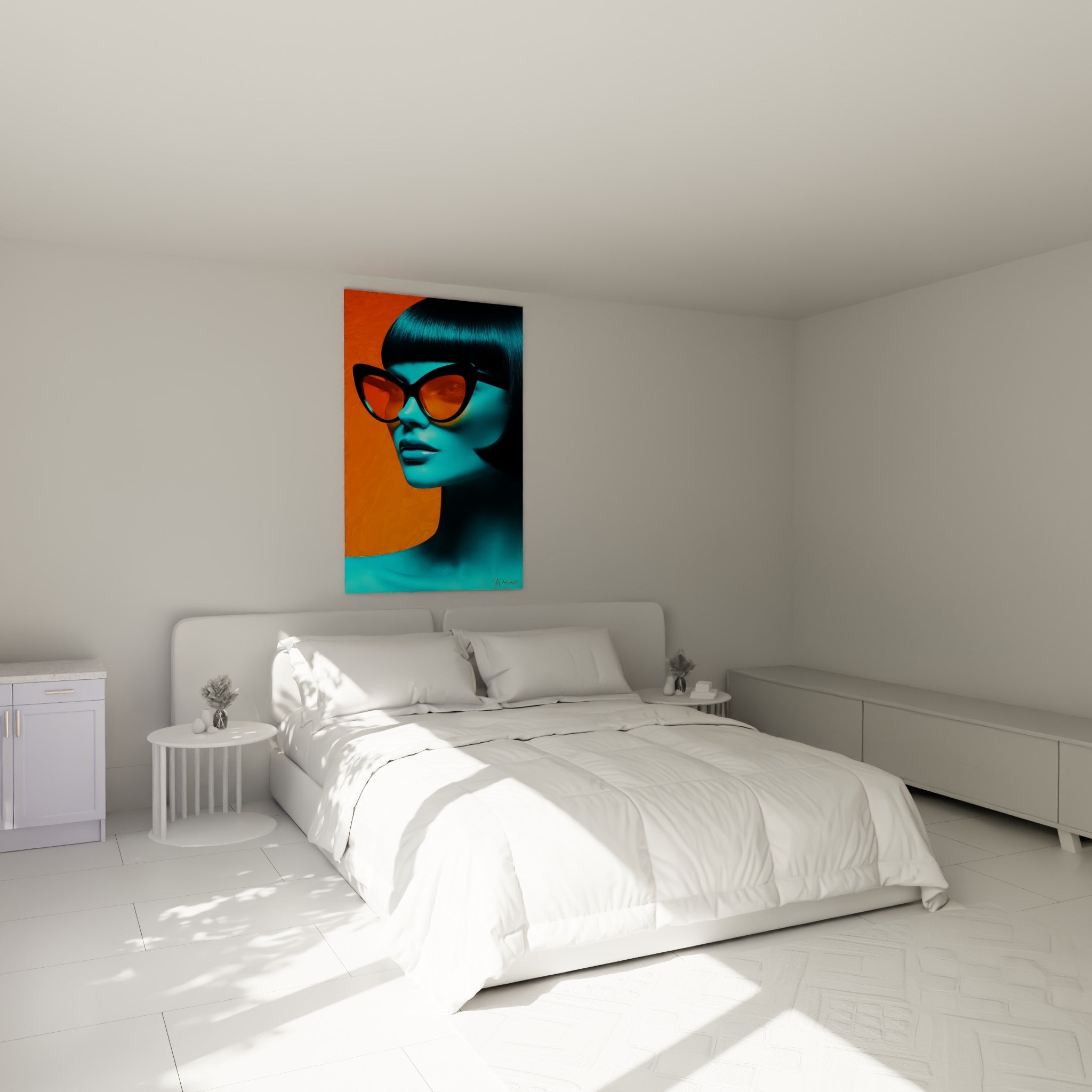 Portrait turquoise et orange aux lunettes cat-eye, accroché au-dessus d'un lit dans une chambre claire