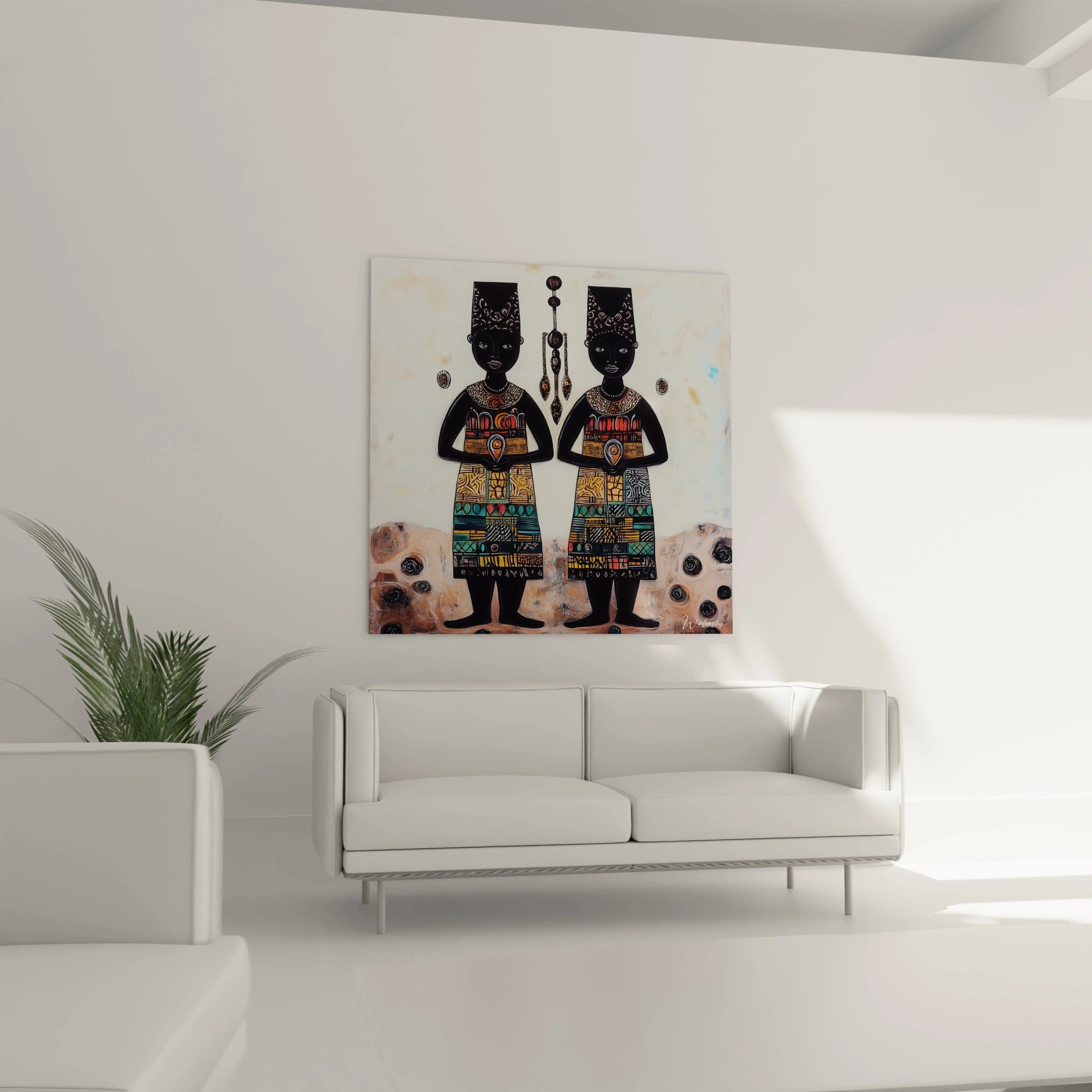 Tableau africain mural Walensky avec deux figures féminines colorées dans un salon moderne blanc