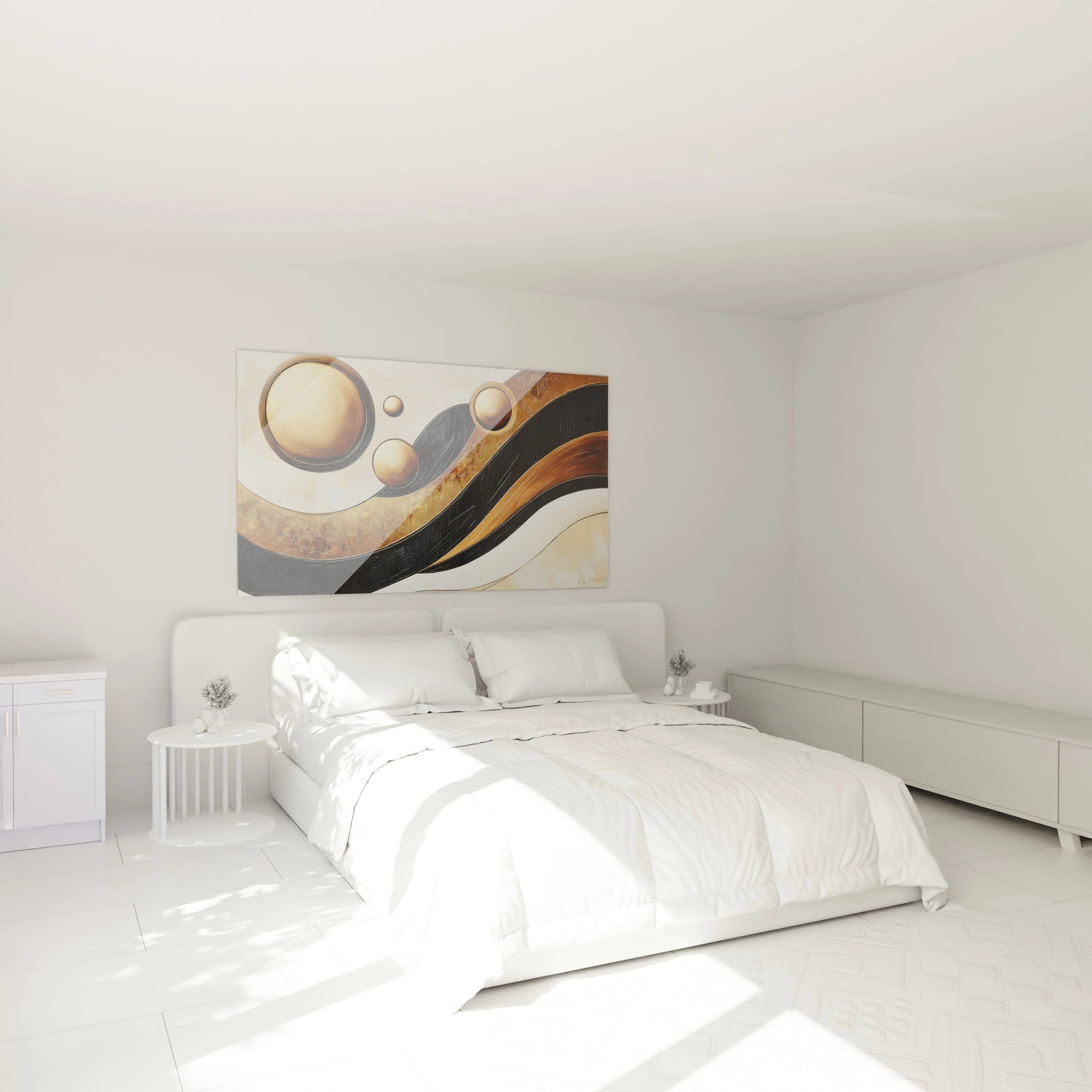 Tableau africain mural abstrait avec motifs ronds dorés et courbes noires accroché dans une chambre moderne