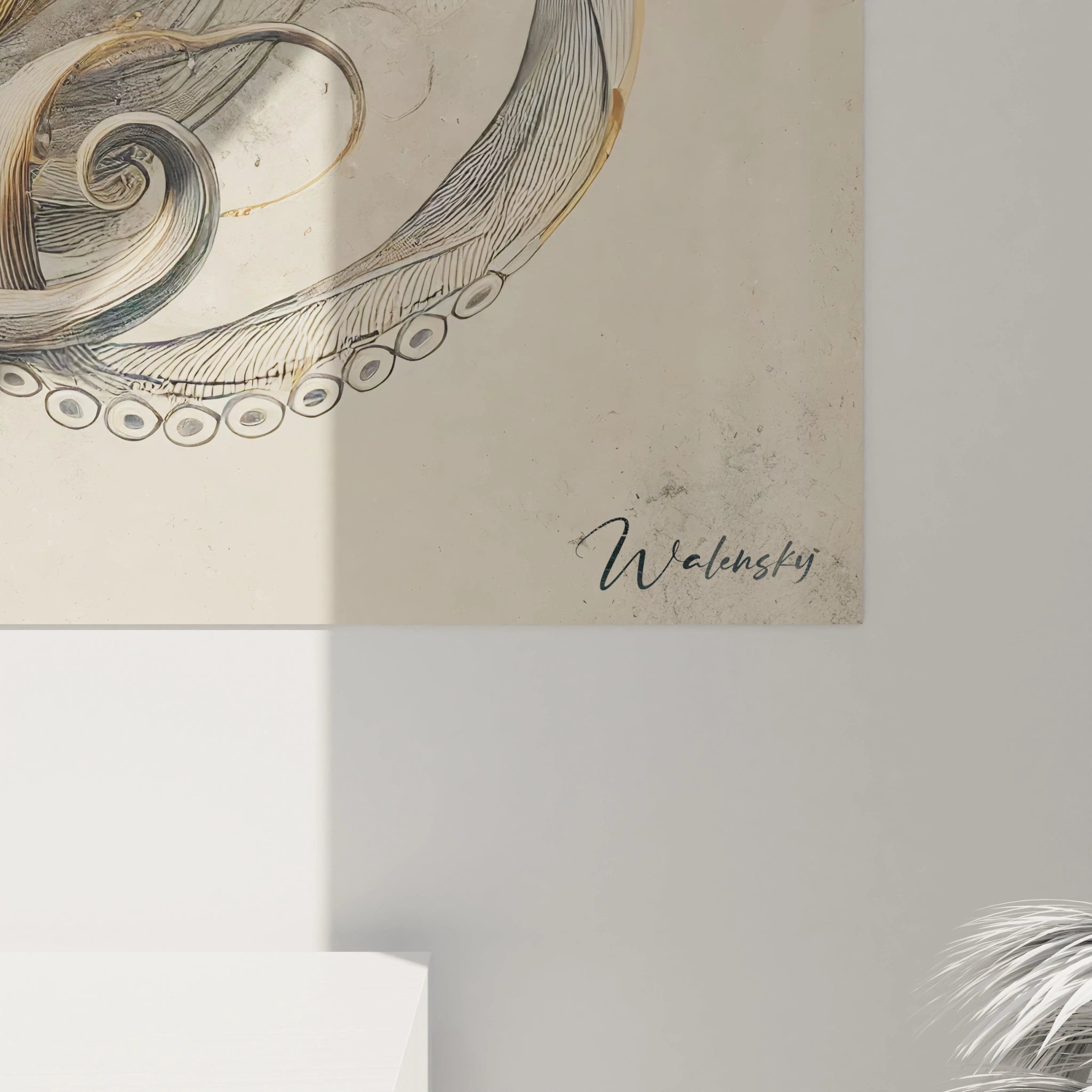 vue de pres du tableau calamar geant, mettant en avant les textures nacrees et les courbes gracieuses des tentacules, parfait pour une decoration pleine de mystere