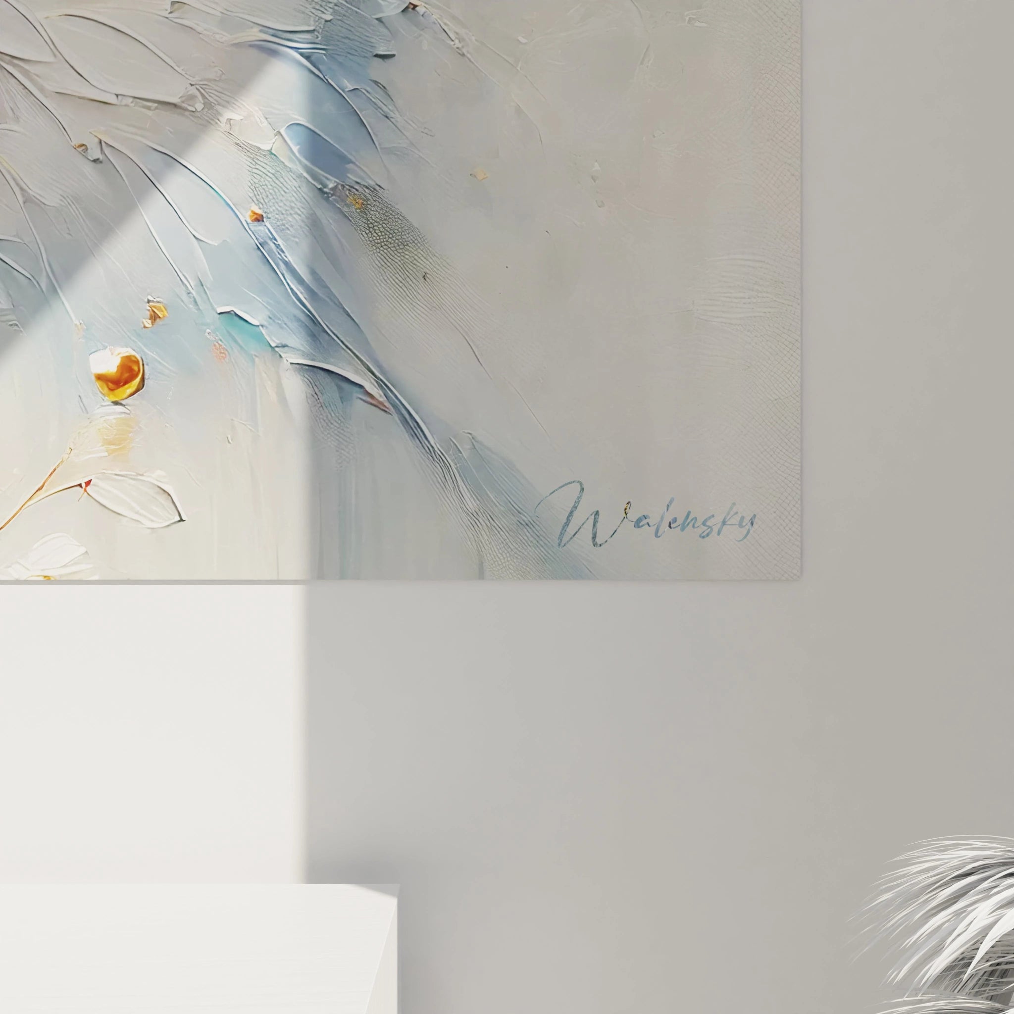 Vue rapprochée du tableau papillon révélant des détails raffinés des ailes et des touches dorées qui captent la lumière. Une œuvre pleine de délicatesse et de profondeur qui symbolise la beauté naturelle.