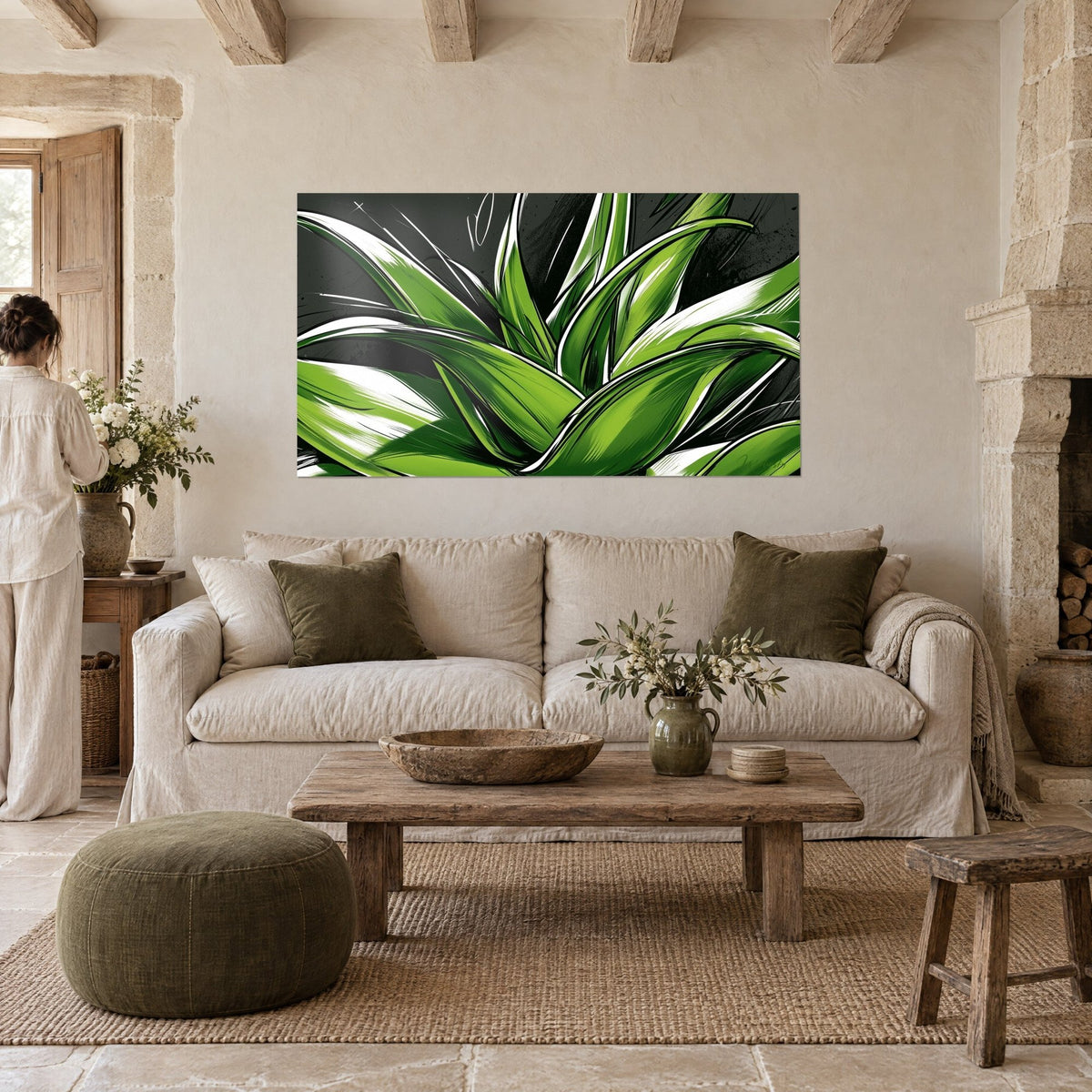 Obraz aloes w wachlarzu w kolorze zielonego jabłka i antracytu, liście w białe paski, nad sofą w jasnym salonie