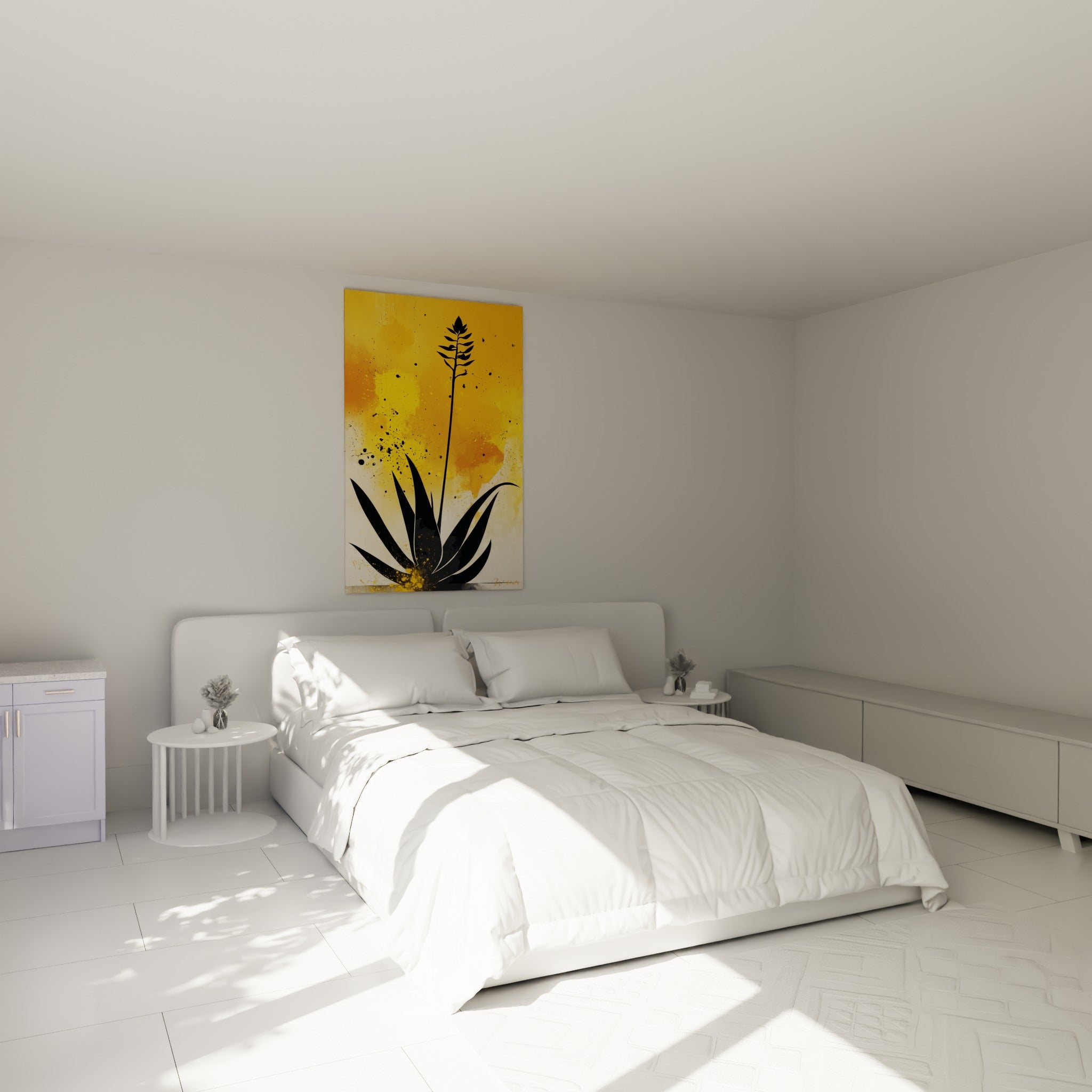 Silhouette d'aloe vera noire sur fond doré et ocre, accrochée au-dessus d'un lit dans une chambre claire