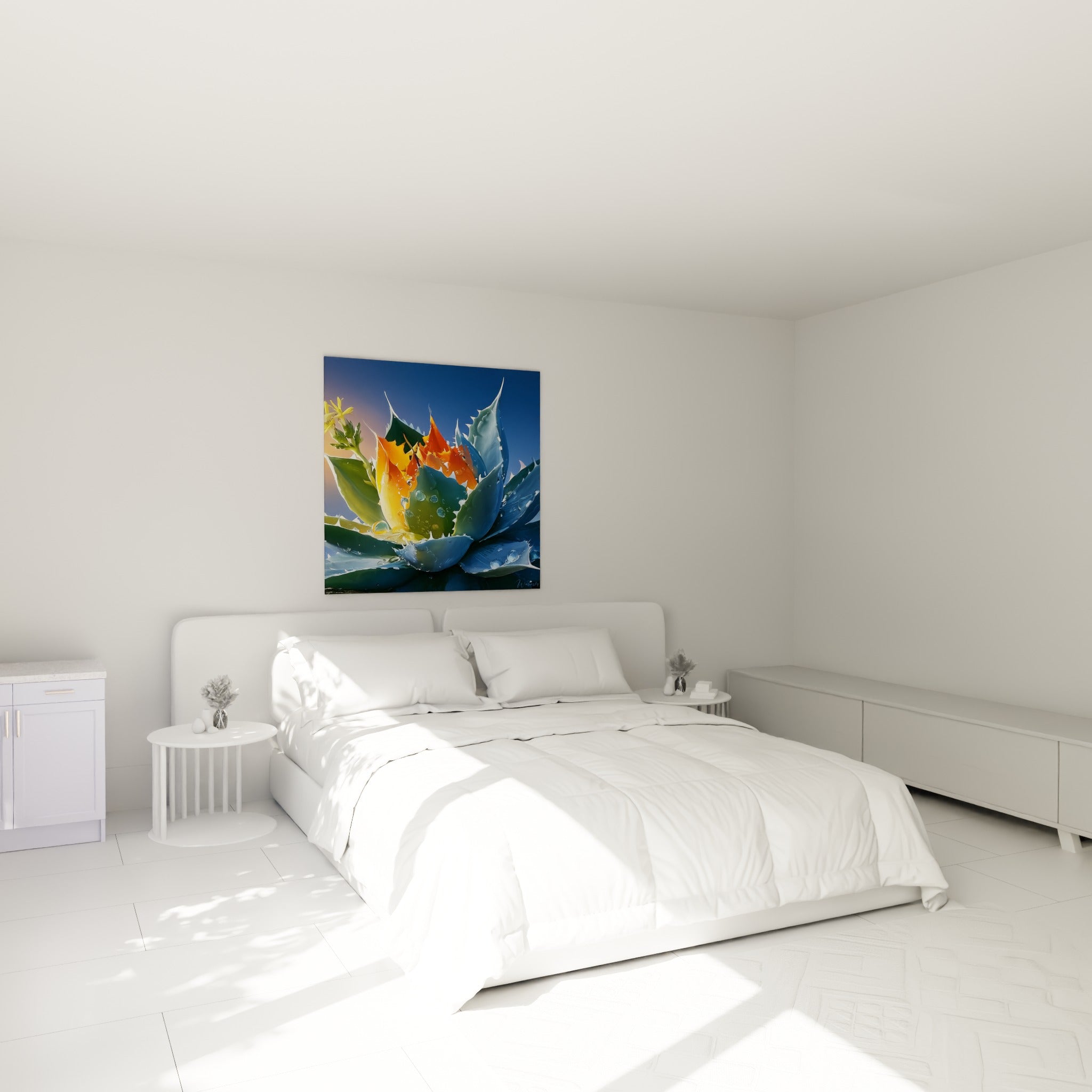 Rosette d'aloe vera bleu et orange accrochée au-dessus d'un lit dans une chambre claire
