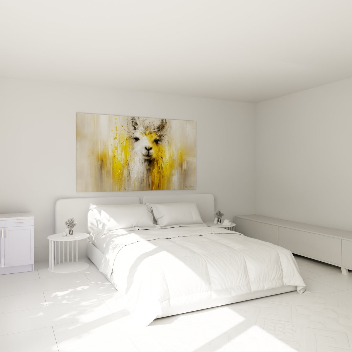 Portrait d'alpaga jaune et blanc accroché au-dessus d'un lit dans une chambre claire