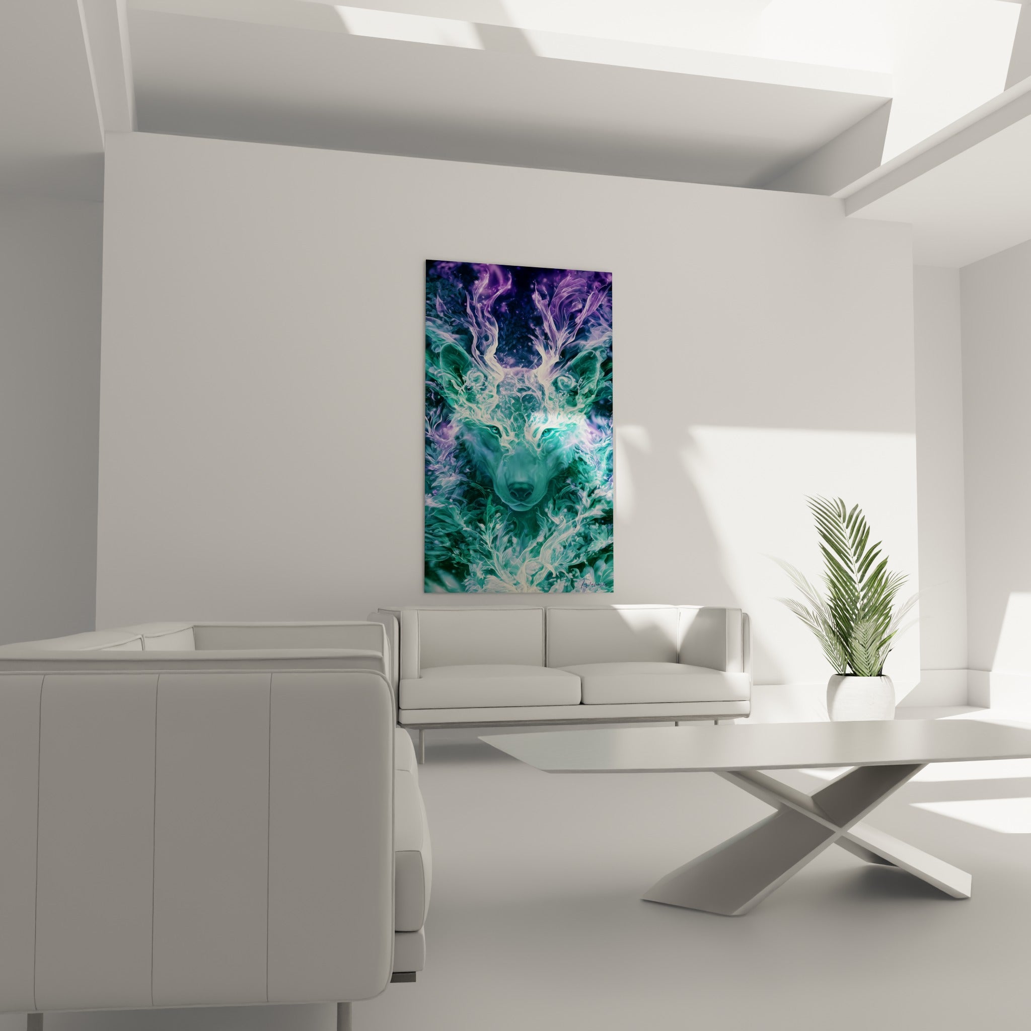 Visage lumineux du loup fantomatique bleu-vert et violet, suspendu au-dessus d'un canapé dans un salon lumineux