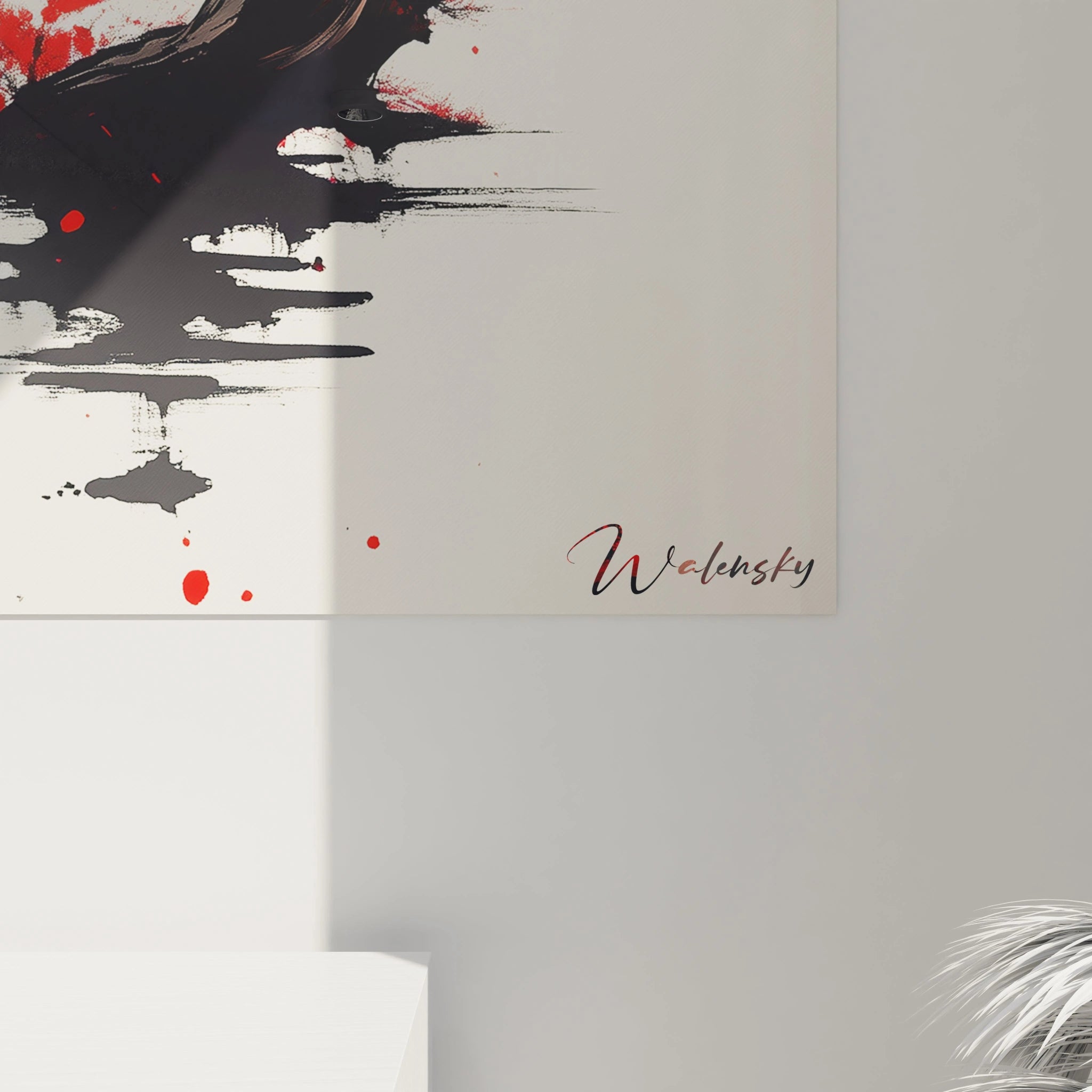 Un tableau japon artistique présentant un arbre stylisé aux branches noires et feuillage rouge vif se dressant devant un cercle rouge dominant, avec des projections d'encre dynamiques et des silhouettes d'oiseaux créant une composition zen sur fond clair nuancé.