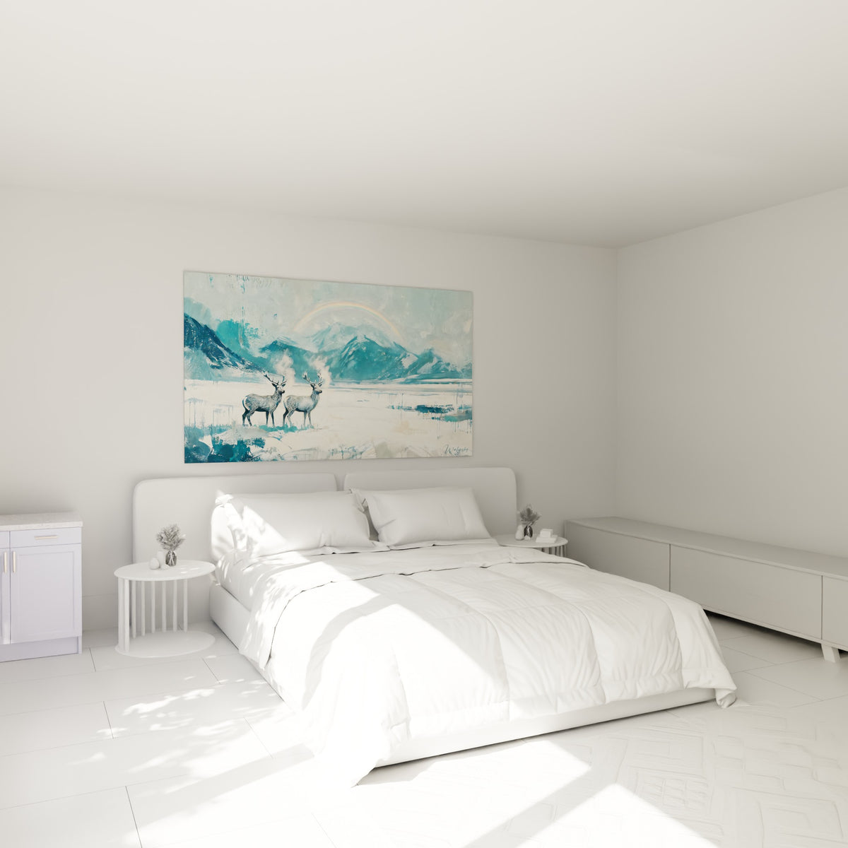 Cerfs bleu pastel et montagnes blanches accrochés au-dessus d'un lit dans une chambre claire