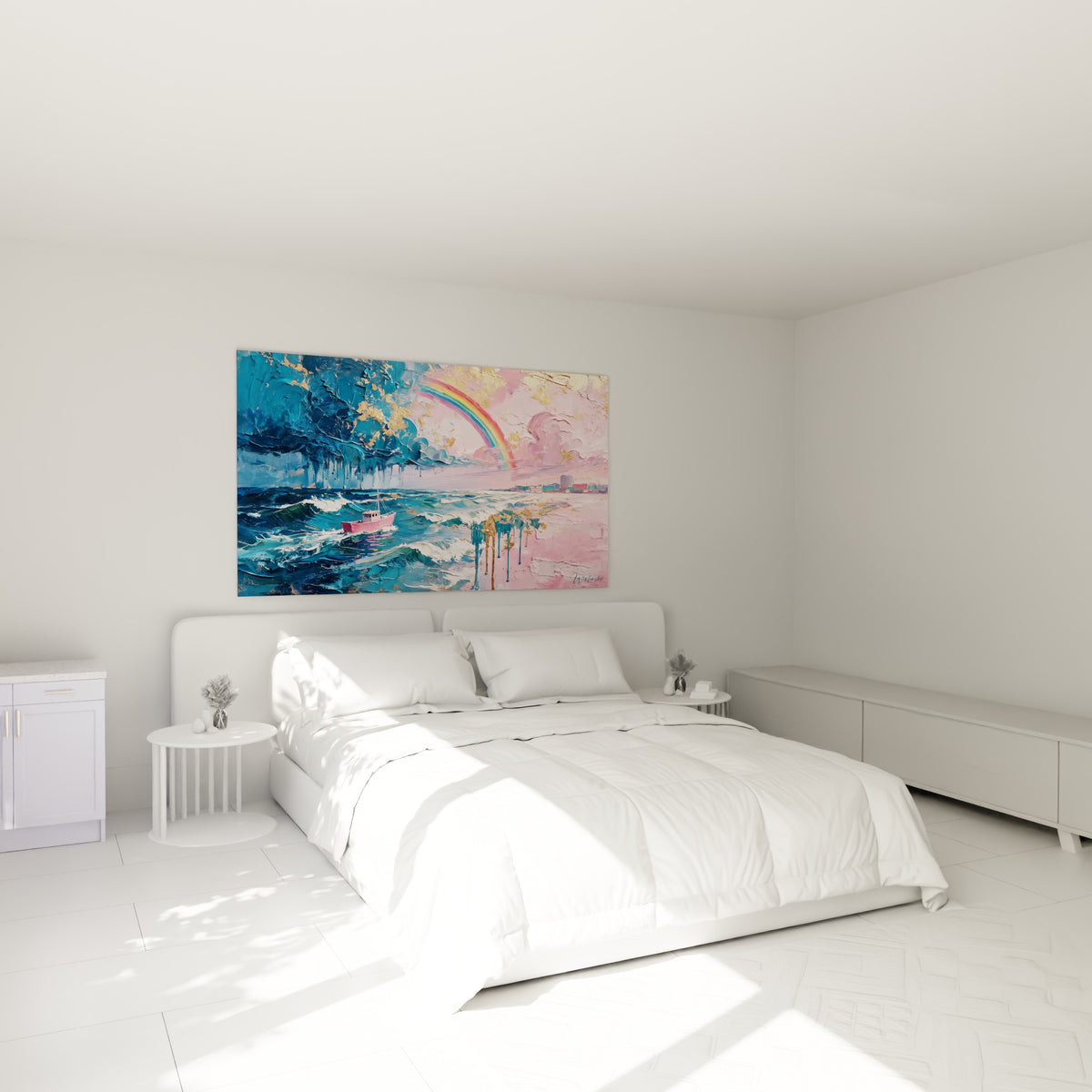 Petit bateau rose et vagues bleu marine peints avec reflets dorés, au-dessus d'un lit dans une chambre claire