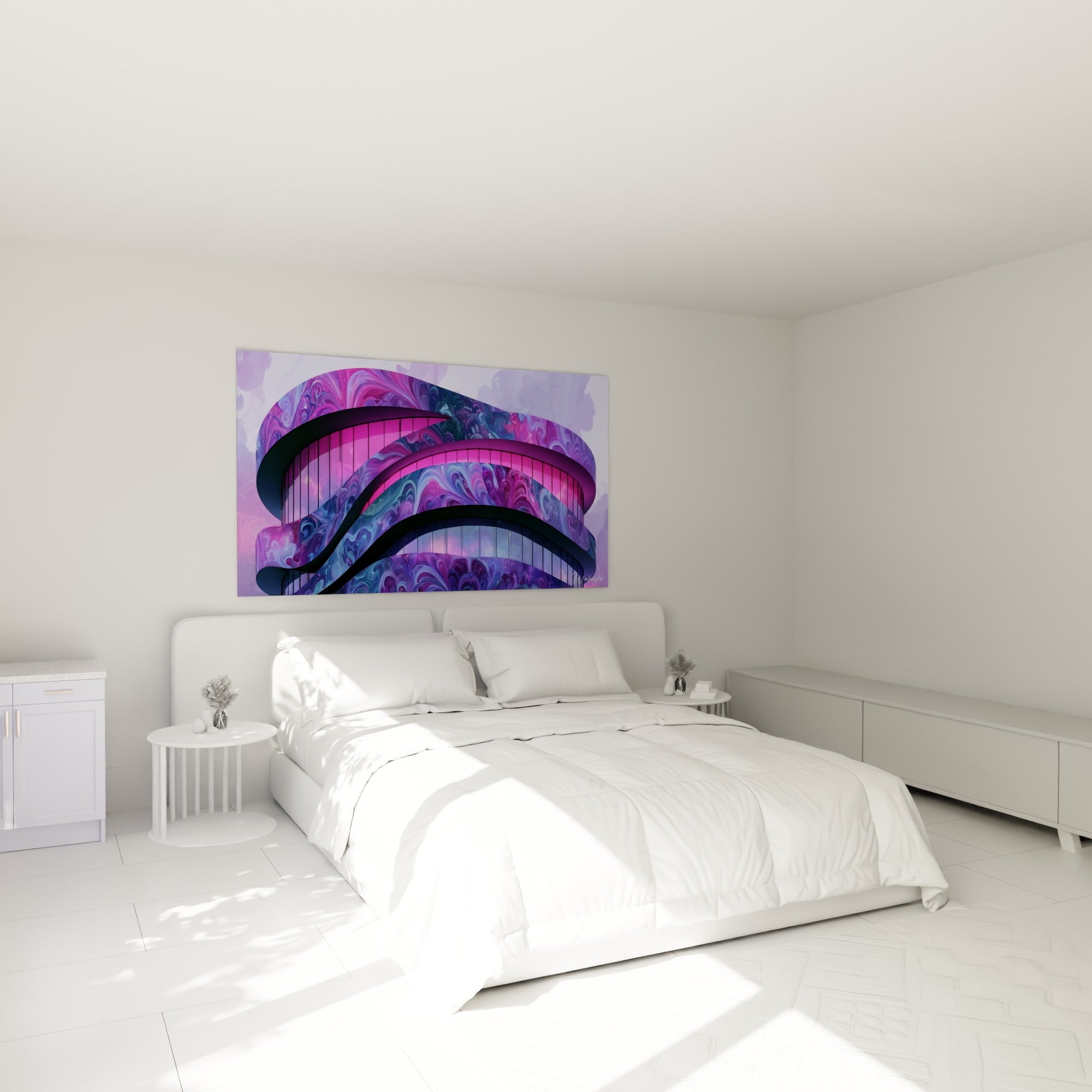 Structure ondulante violette et rose accrochée au-dessus d'un lit dans une chambre claire
