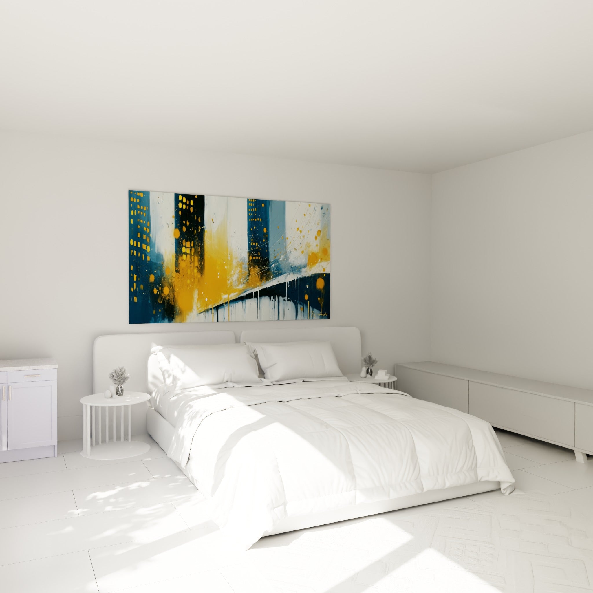 Tours abstraites bleu marine et dorées surplombant un lit dans une chambre claire et lumineuse