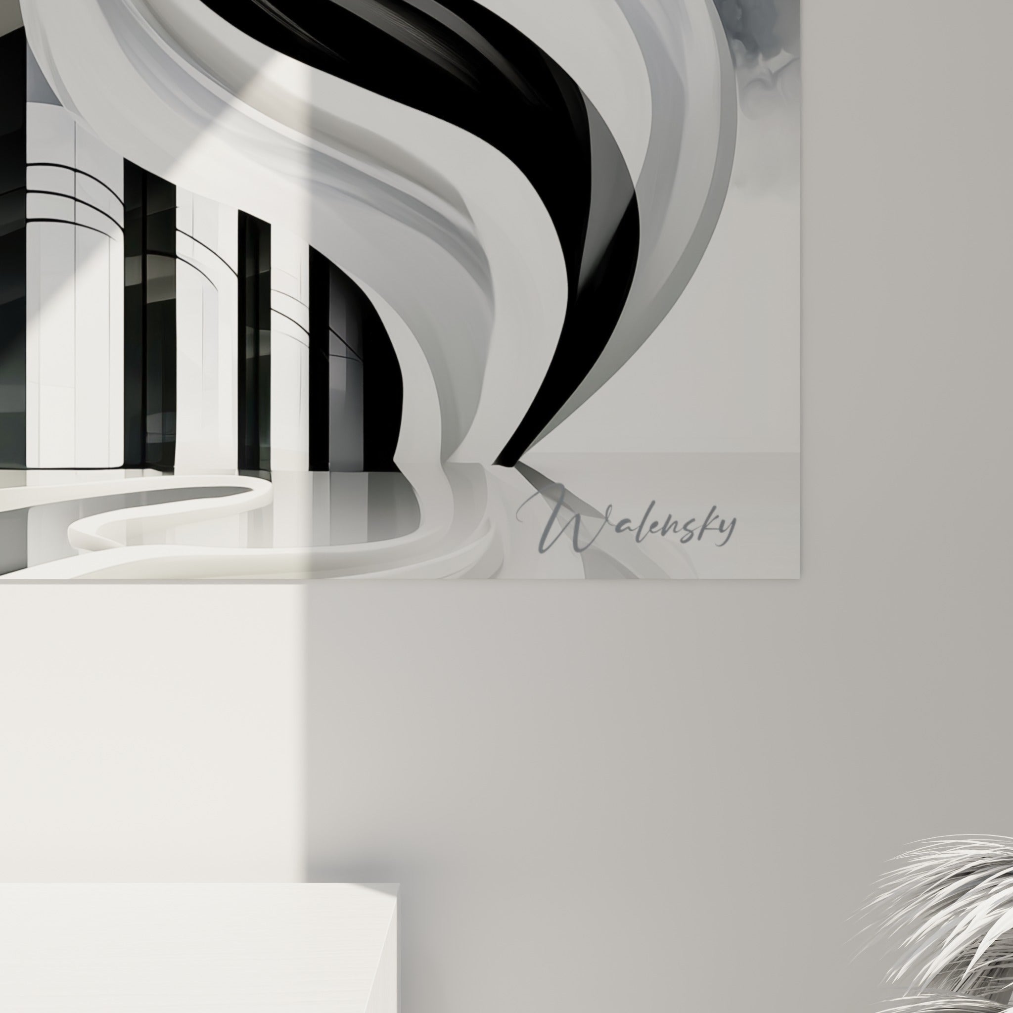 Détail des volutes peintes en noir profond et blanc nacré, texture lisse et reflets argentés de la façade vitrée